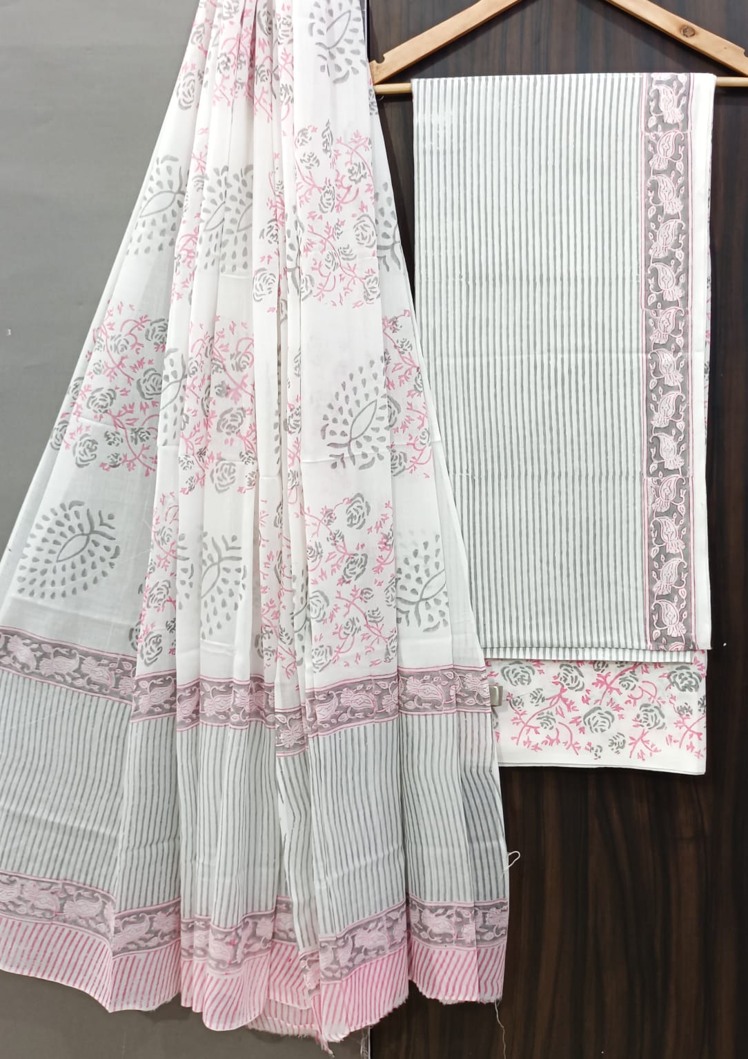 YUVI STYLE HAND BLOCK PRINT PURE COTTON SUIT WITH COTTO MMUL DUPATTA (MALYS139)