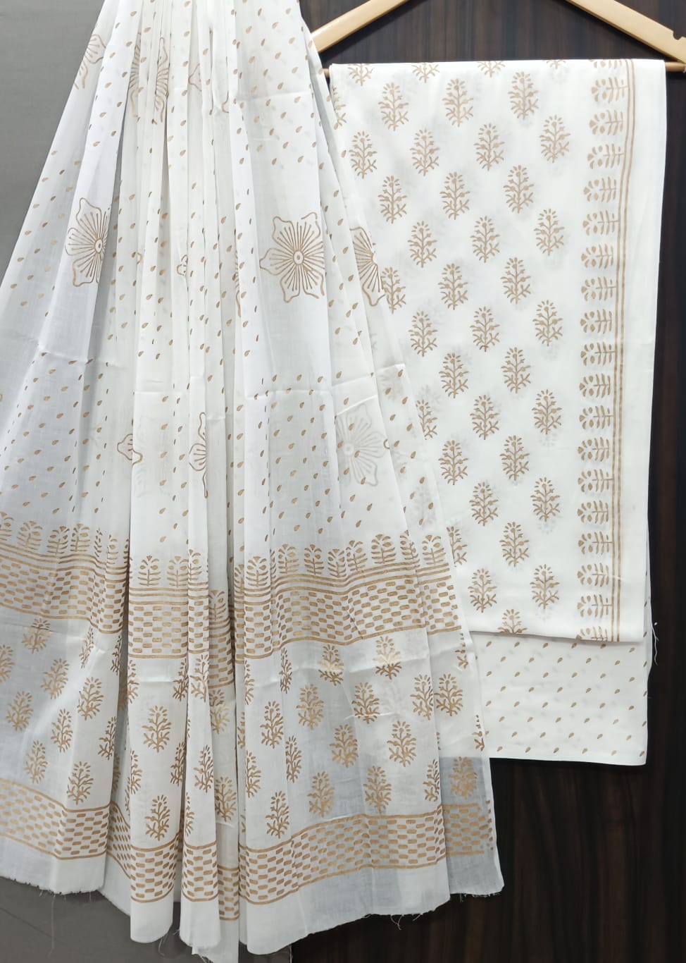 EXCLUSIVE HAND BLOCK PRINT PURE COTTON SUIT WITH COTTON MULMUL DUPATTA (MALYS174)
