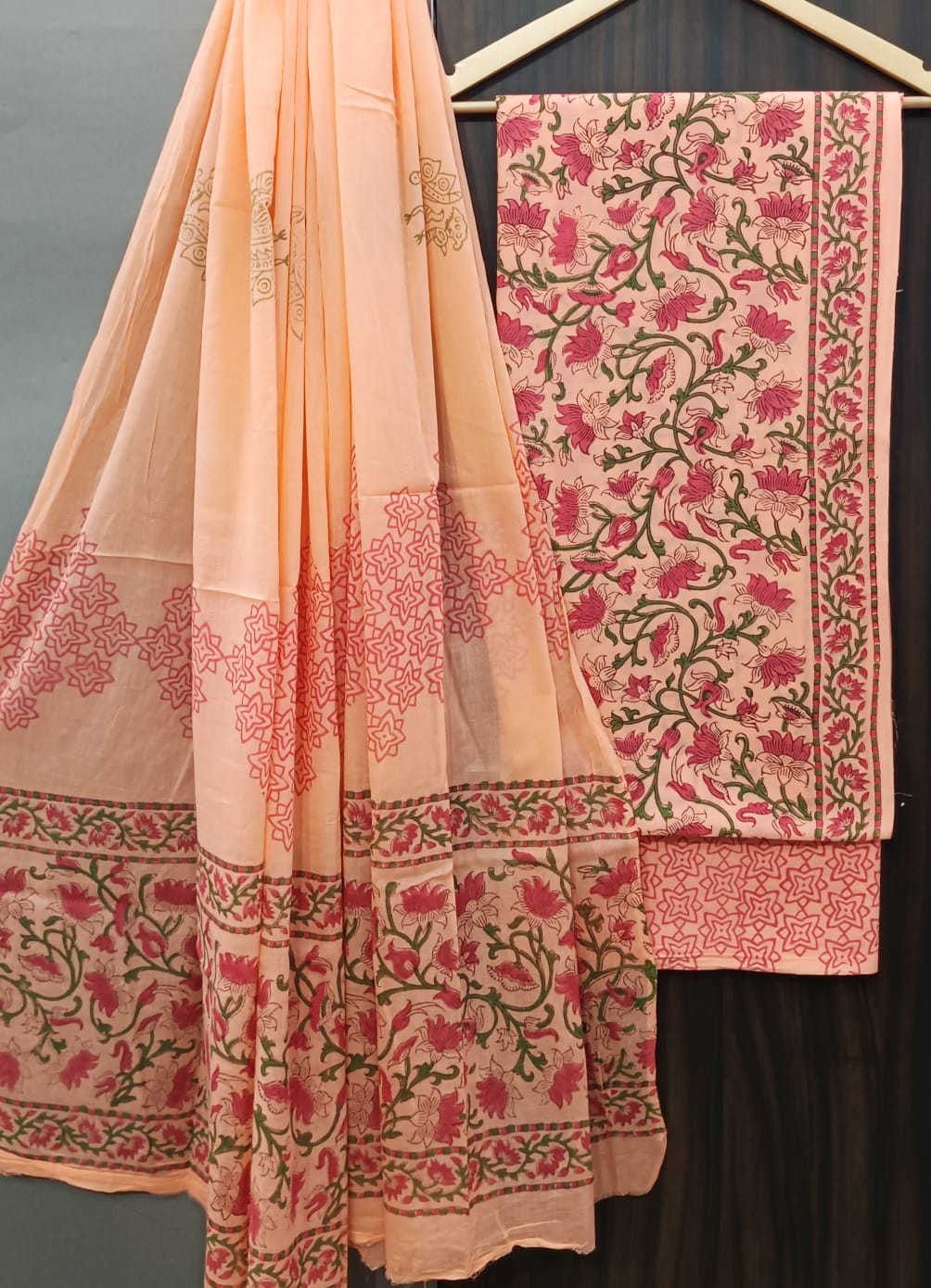 ELEGAT HAND BLOCK PRINT COTTON SUIT SET WITH MULMUL DUPATTA (MALYS310)