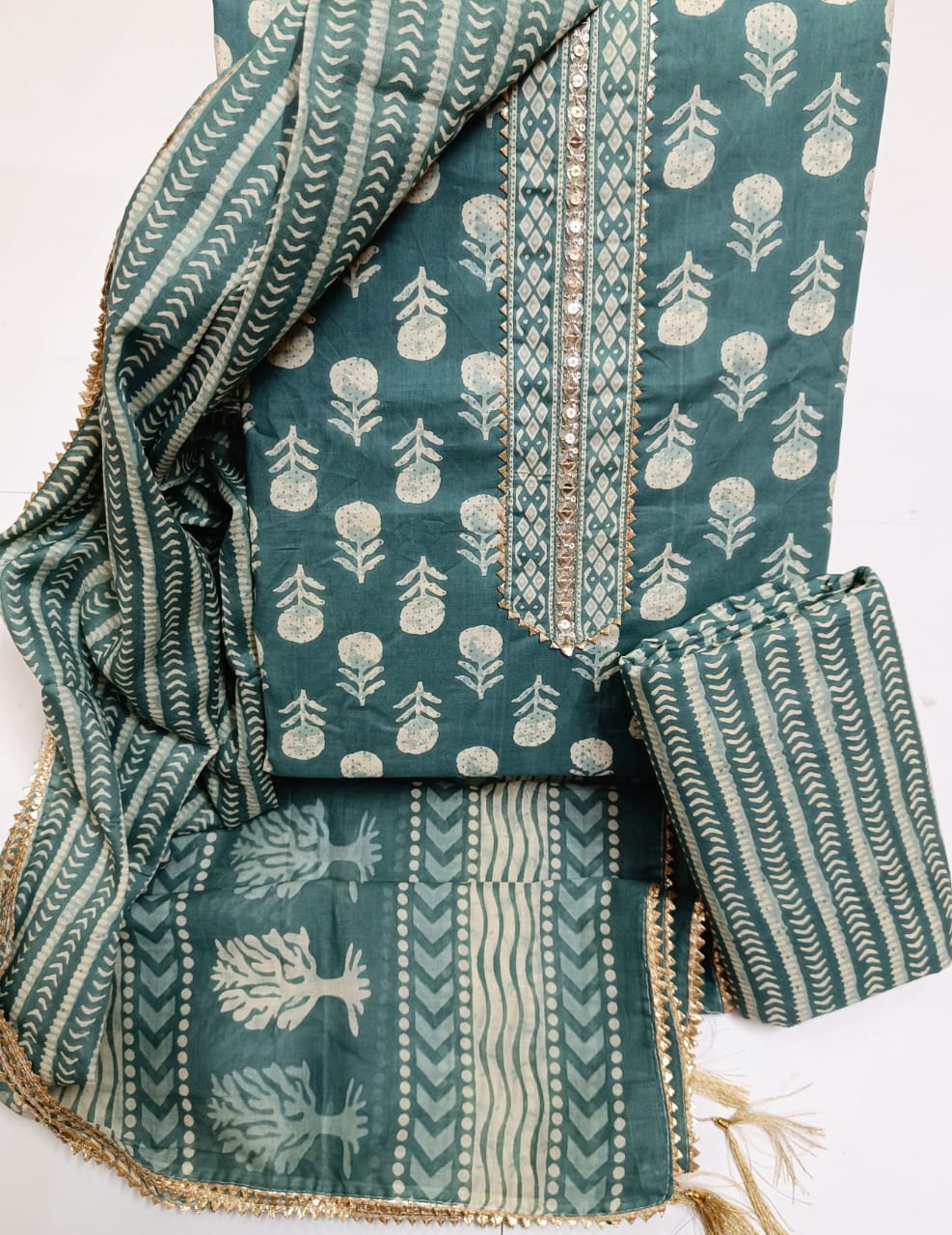 SANGANERI PRINT COTTON SUIT MATERIAL WITH COTTON DUPATTA GOTTA NECK WORK (GOTAYS111)