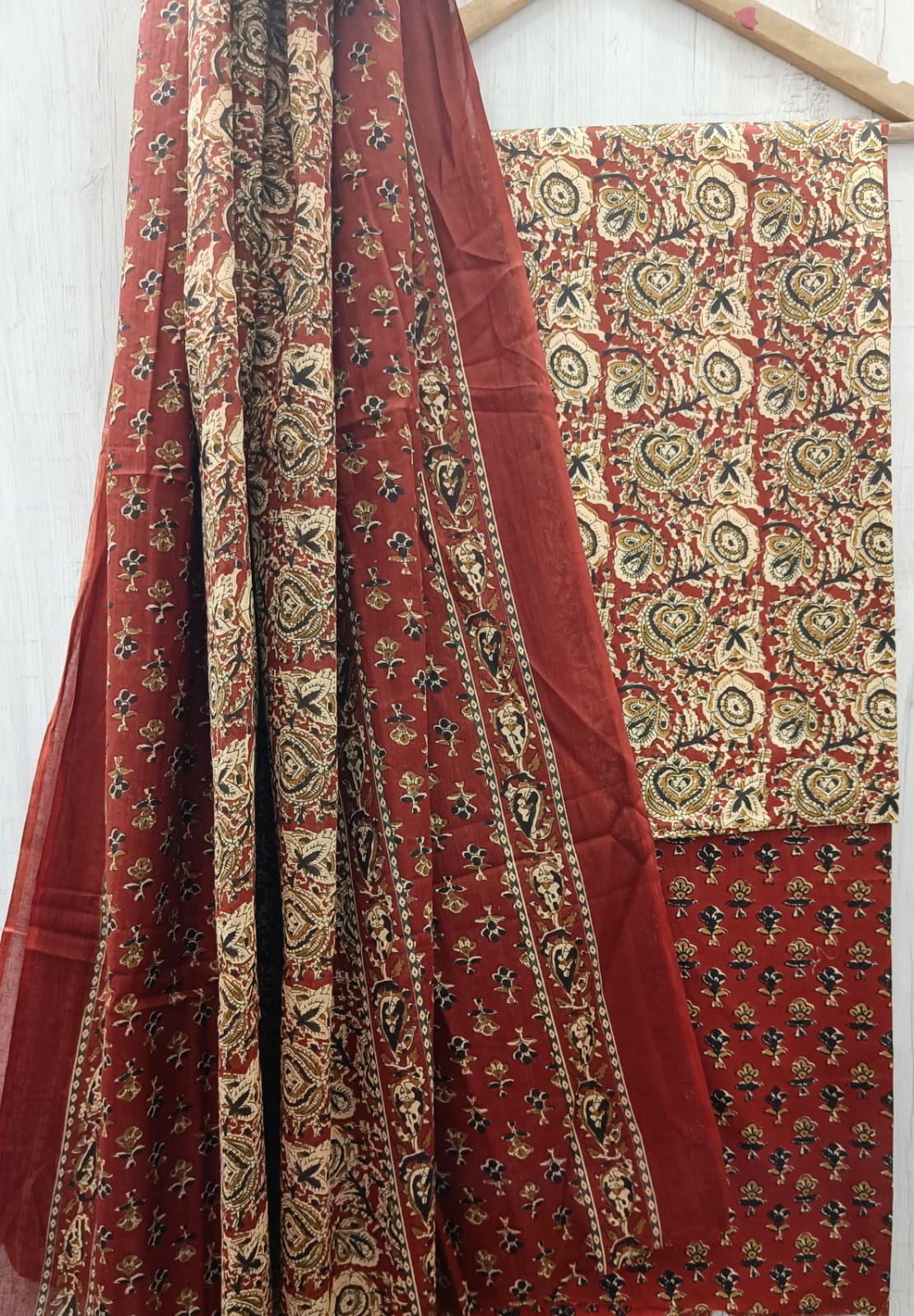 TRADITIONAL HAND BLOCK PRINT PURE COTTON SUIT WITH COTTON MULMUL DUPATTA(MALYS156)
