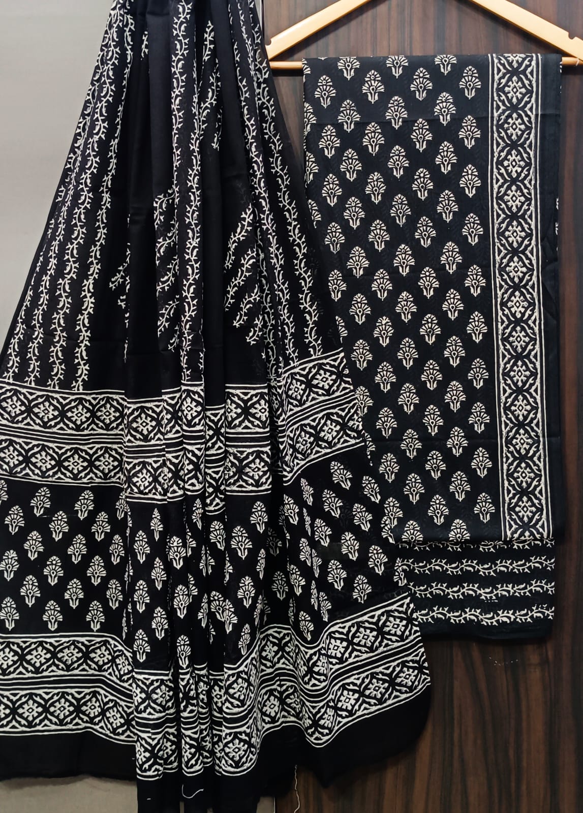DESIGNER HAND BLOCK PRINT PURE COTTON SUIT WITH COTTON MULMUL DUPATTA (MALYS75)
