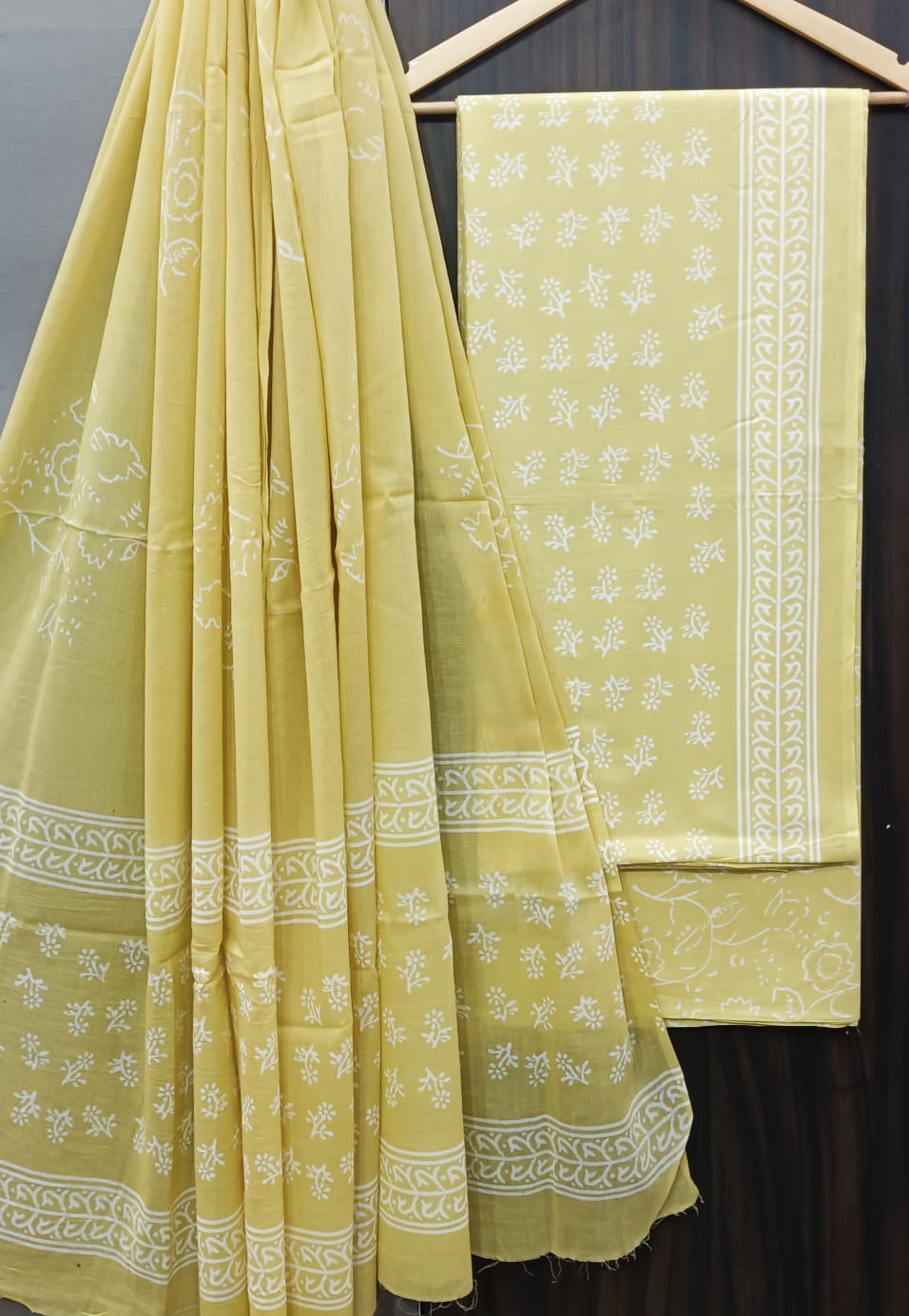 TRADITIONAL COTTON SUIT WITH MULMUL DUPPTA (MALYS271)