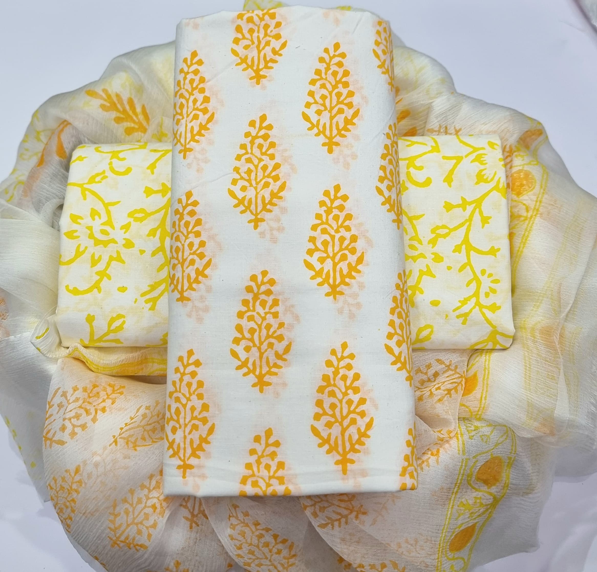 DESIGNER HAND BLOCK PRINT PURE COTTON SUIT WITH CHIFFON DUPATTA (PCHFYS185)