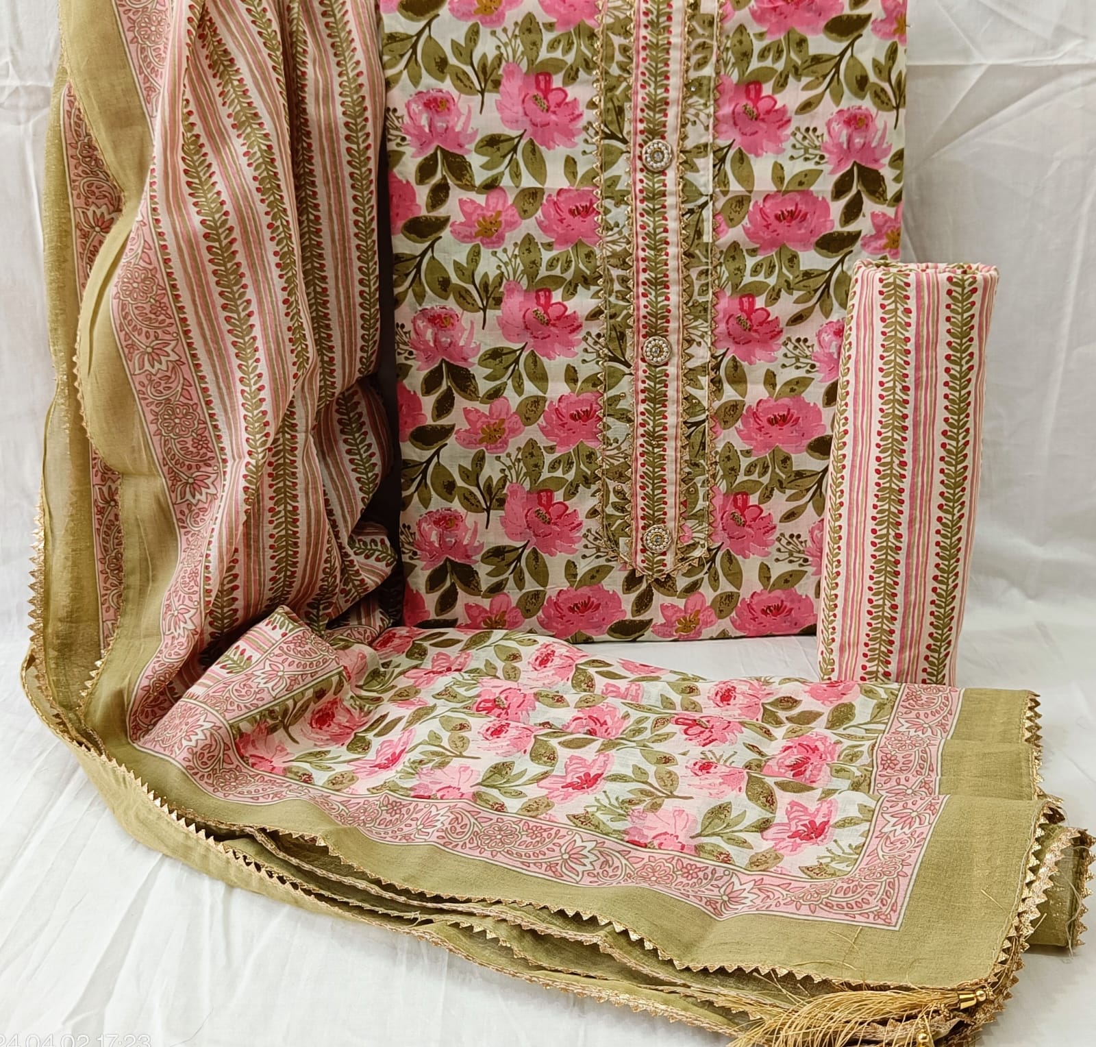 JAIPURI PRINTED COTTON NECK WORK SUITS WITH MULMUL DUPATTA (GOTAYS153)