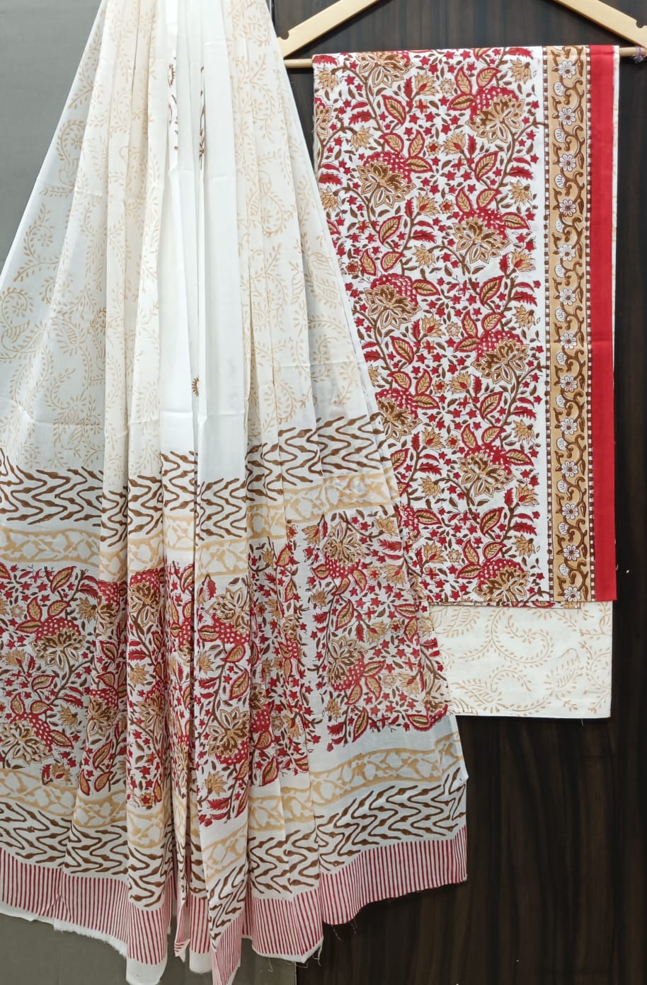 ELEGAT HAND BLOCK PRINT COTTON SUIT SET WITH MULMUL DUPATTA (MALYS297)