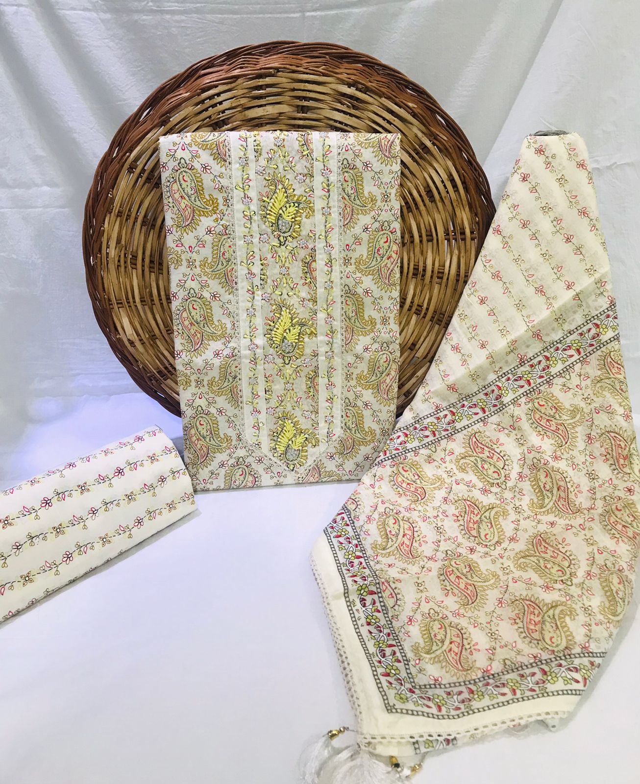 JAIPURI PRINTED COTTON  HAND WORK SUITS WITH MULMUL DUPATTA (GOTAYS137)