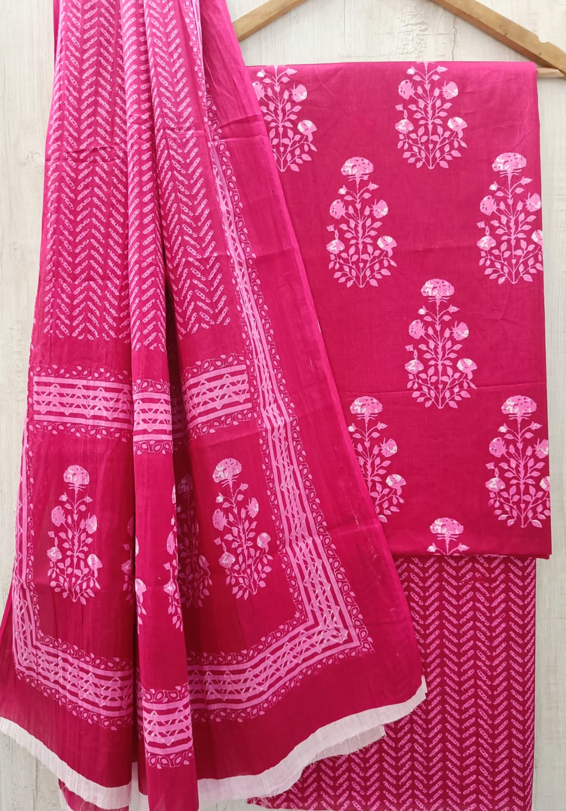 TRADITIONAL HAND BLOCK PRINT PURE COTTON SUIT WITH COTTON MULMUL DUPATTA( MALYS206)