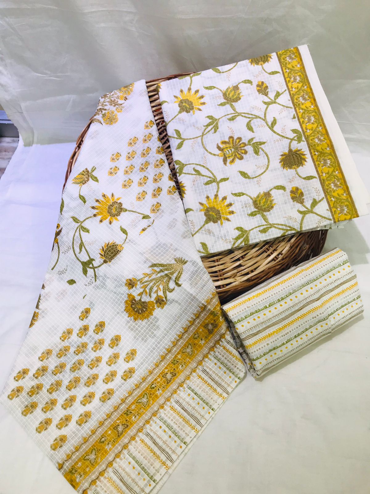 EXCLUSIVE HAND BLOCK PRINT PURE COTTON SUIT WITH COTTON MULMUL DUPATTA (MALYS189)