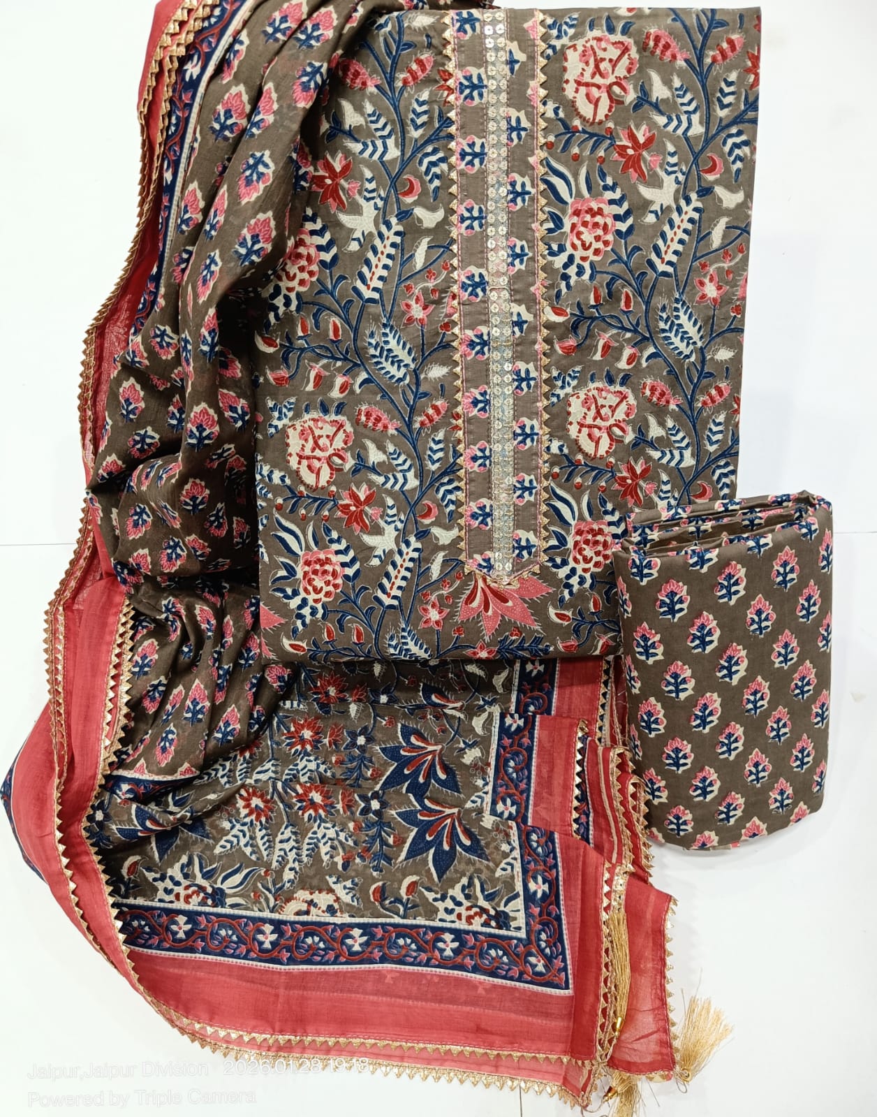 SANGANERI PRINT COTTON SUIT MATERIAL WITH COTTON DUPATTA GOTTA NECK WORK (GOTAYS37)