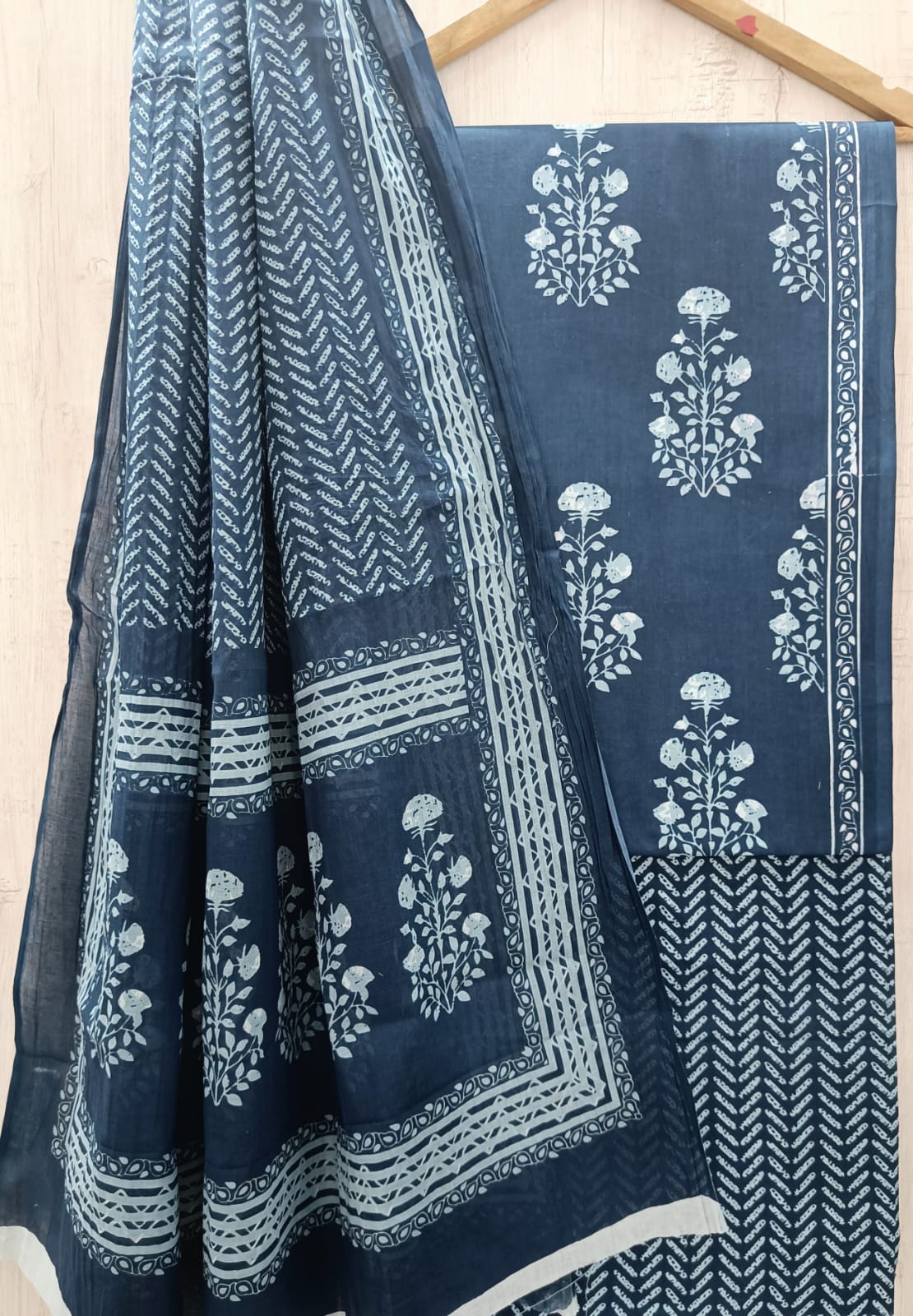 DESIGNER HAND BLOCK PRINT COTTON SUIT SET WITH MULMUL DUPATTA (MALYS317)