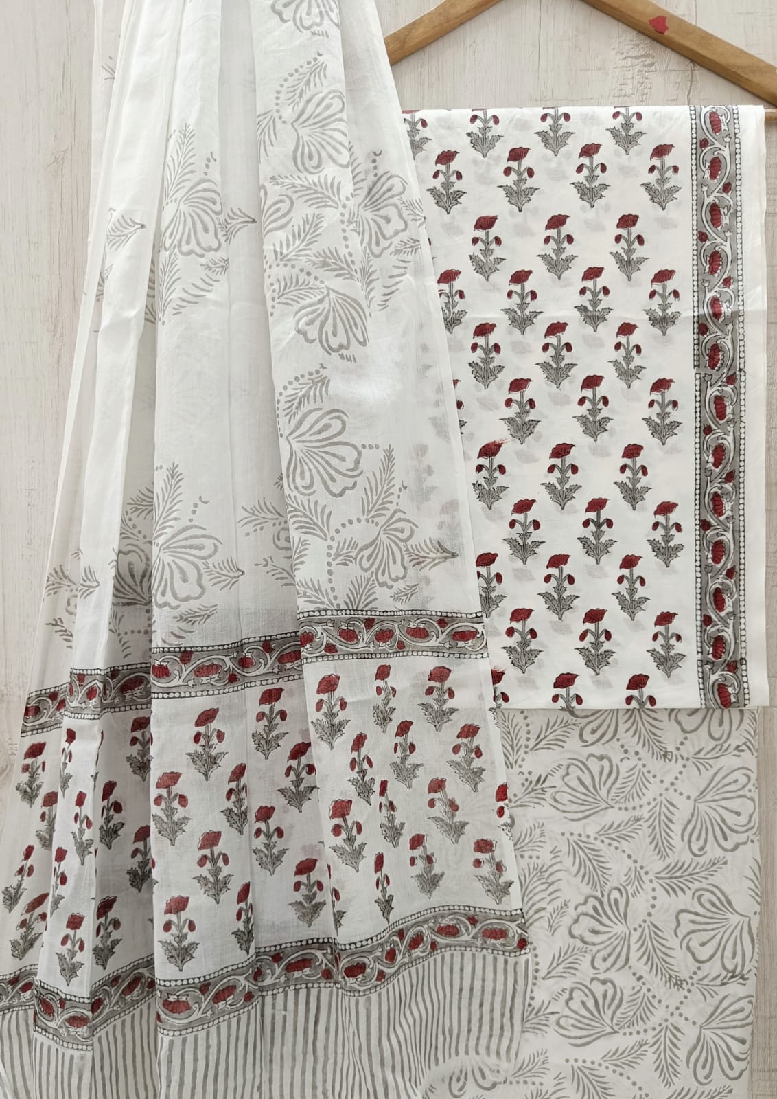EXCLUSIVE HAND BLOCK PRINT PURE COTTON SUIT WITH COTTO MULMUL DUPATTA (MALYS125)