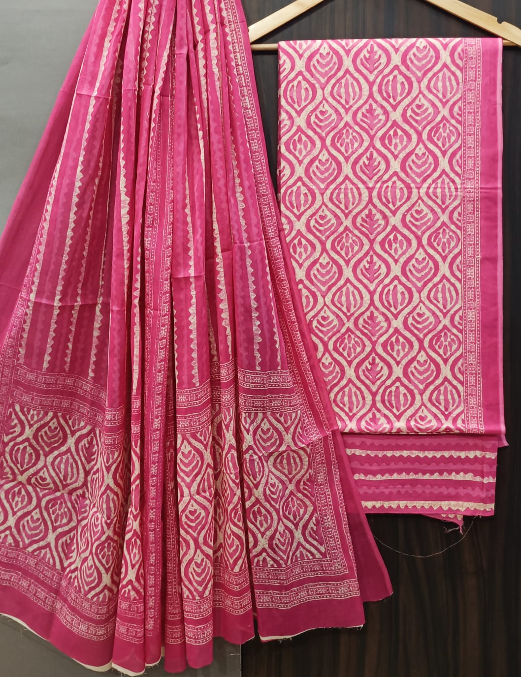 DESIGNER HAND BLOCK PRINT PURE COTTON SUIT WITH COTTON MULMUL DUPATTA (MALYS88)