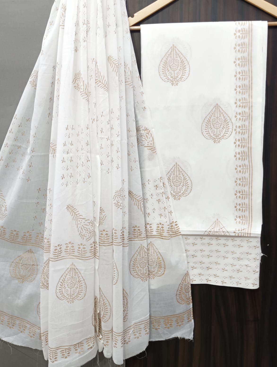 DESIGNER HAND BLOCK PRINT PURE COTTON SUIT WITH COTTON MULMUL DUPATTA (MALYS303)