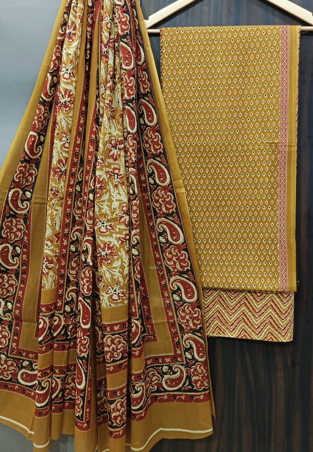 DESIGNER HAND BLOCK PRINT PURE COTTON SUIT WITH COTTON MULMUL DUPATTA (MALYS68)