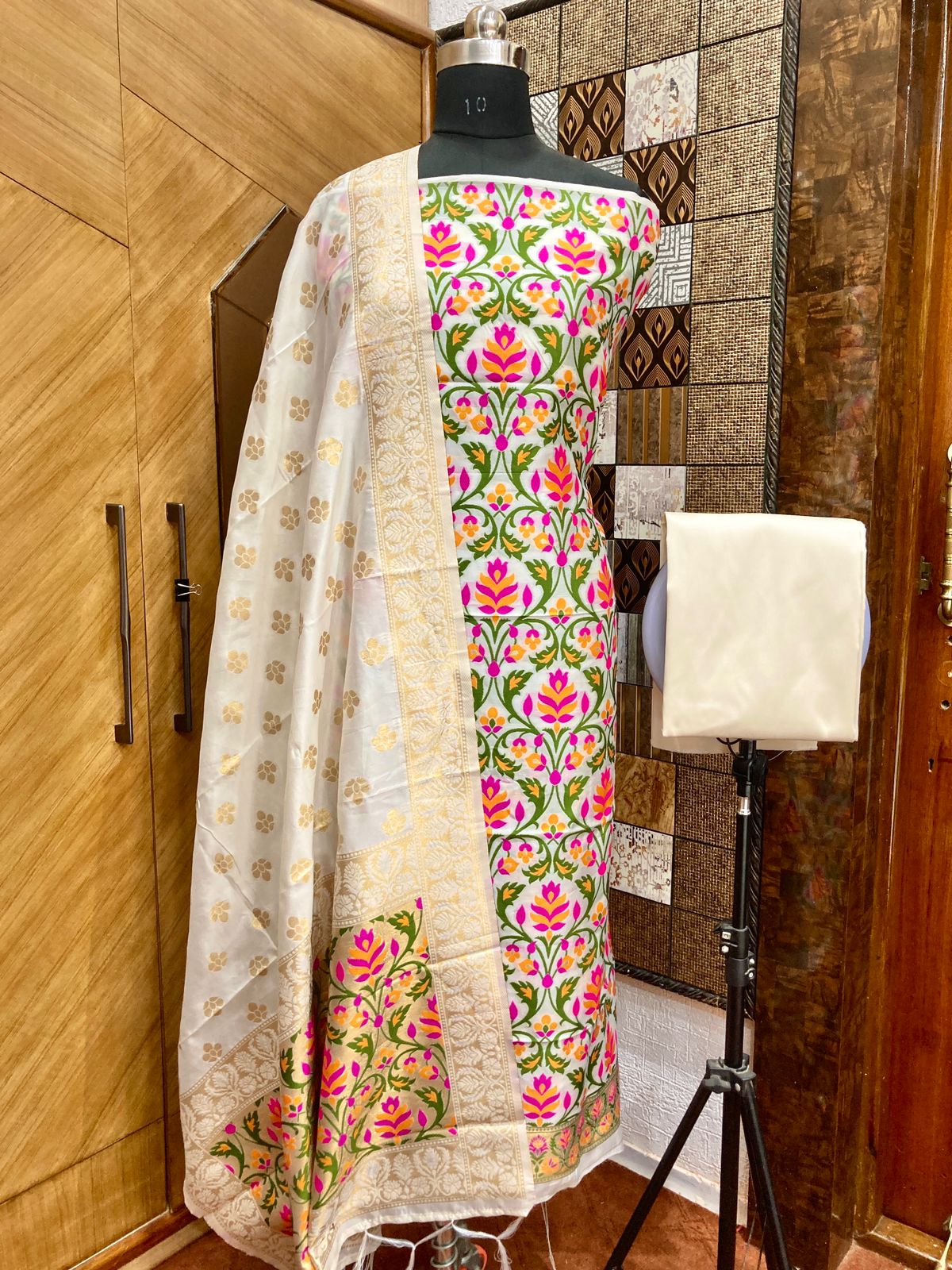 JAMDANI SUIT