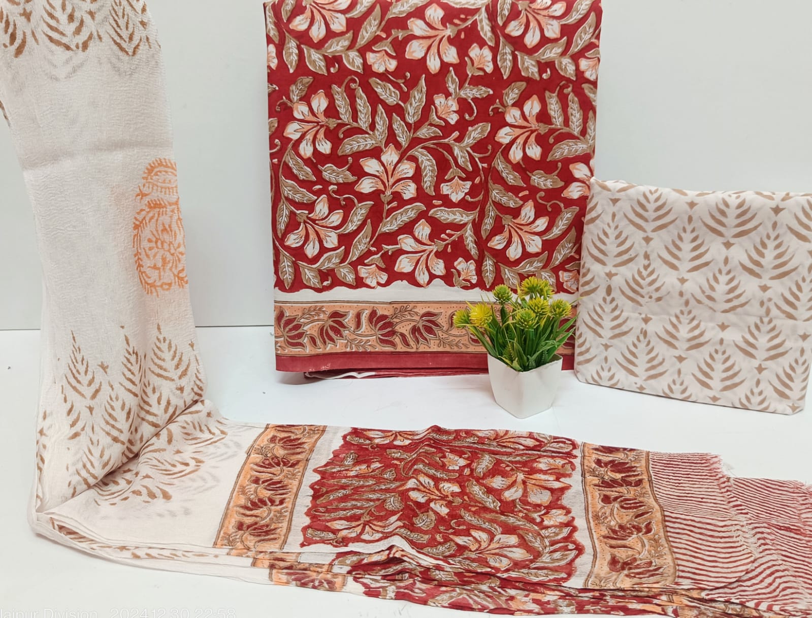 DESIGNER HAND BLOCK PRINT PURE COTTON SUIT WITH CHIFFON DUPATTA (PCHFYS52)