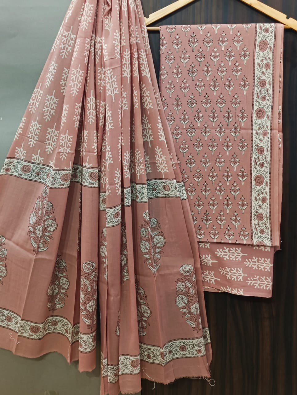 YUVI STYLE HAND BLOCK PRINT PURE COTTON SUIT WITH COTTO MULMUL DUPATTA (MALYS265)
