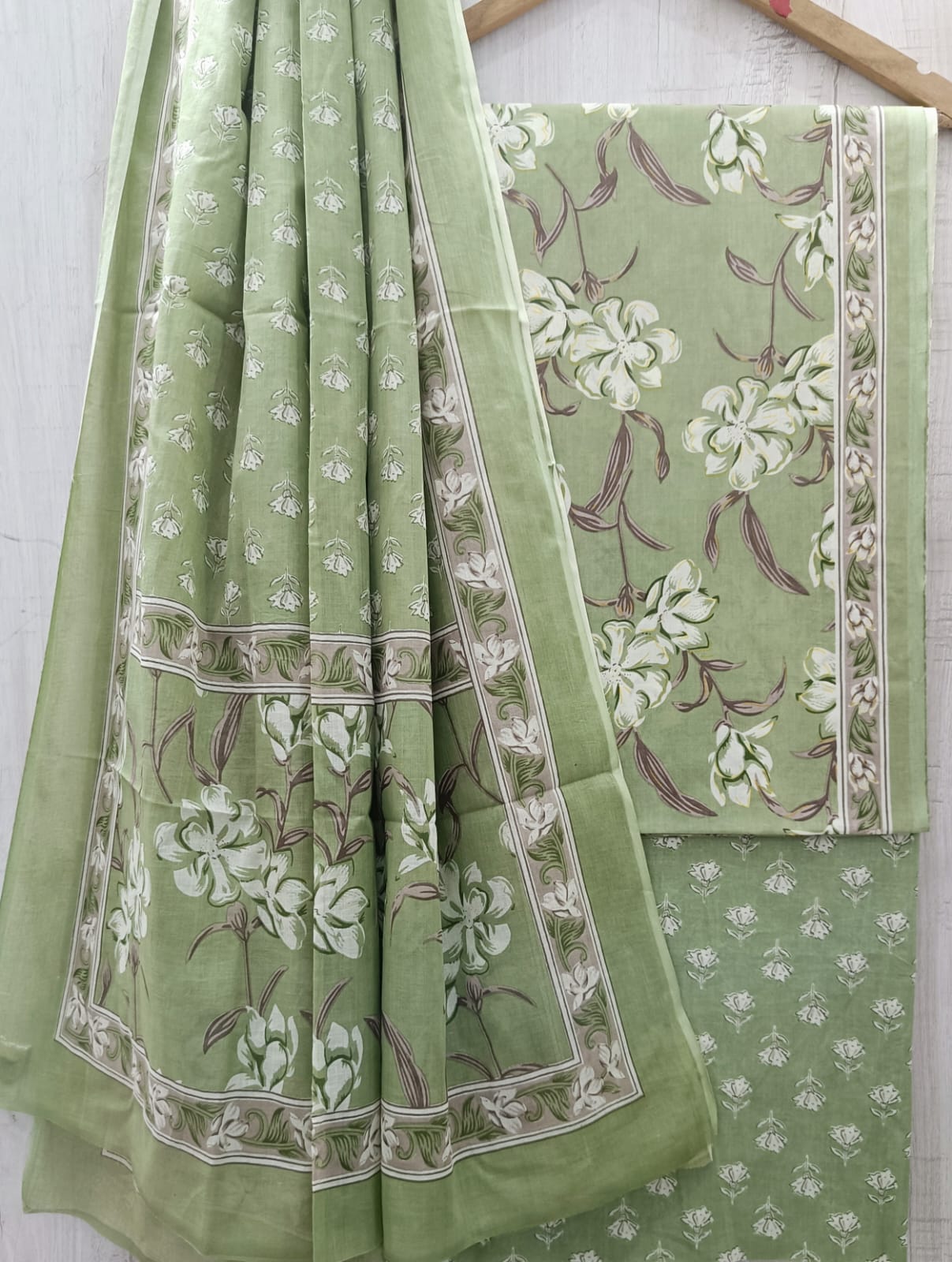 DESIGNER HAND BLOCK PRINT PURE COTTON SUIT WITH COTTON MULMUL DUPATTA (MALYS32)