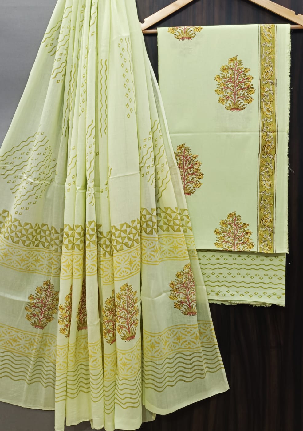 EXCLUSIVE HAND BLOCK PRINT PURE COTTON SUIT WITH MULMUL DUPATTA (MALYS290)