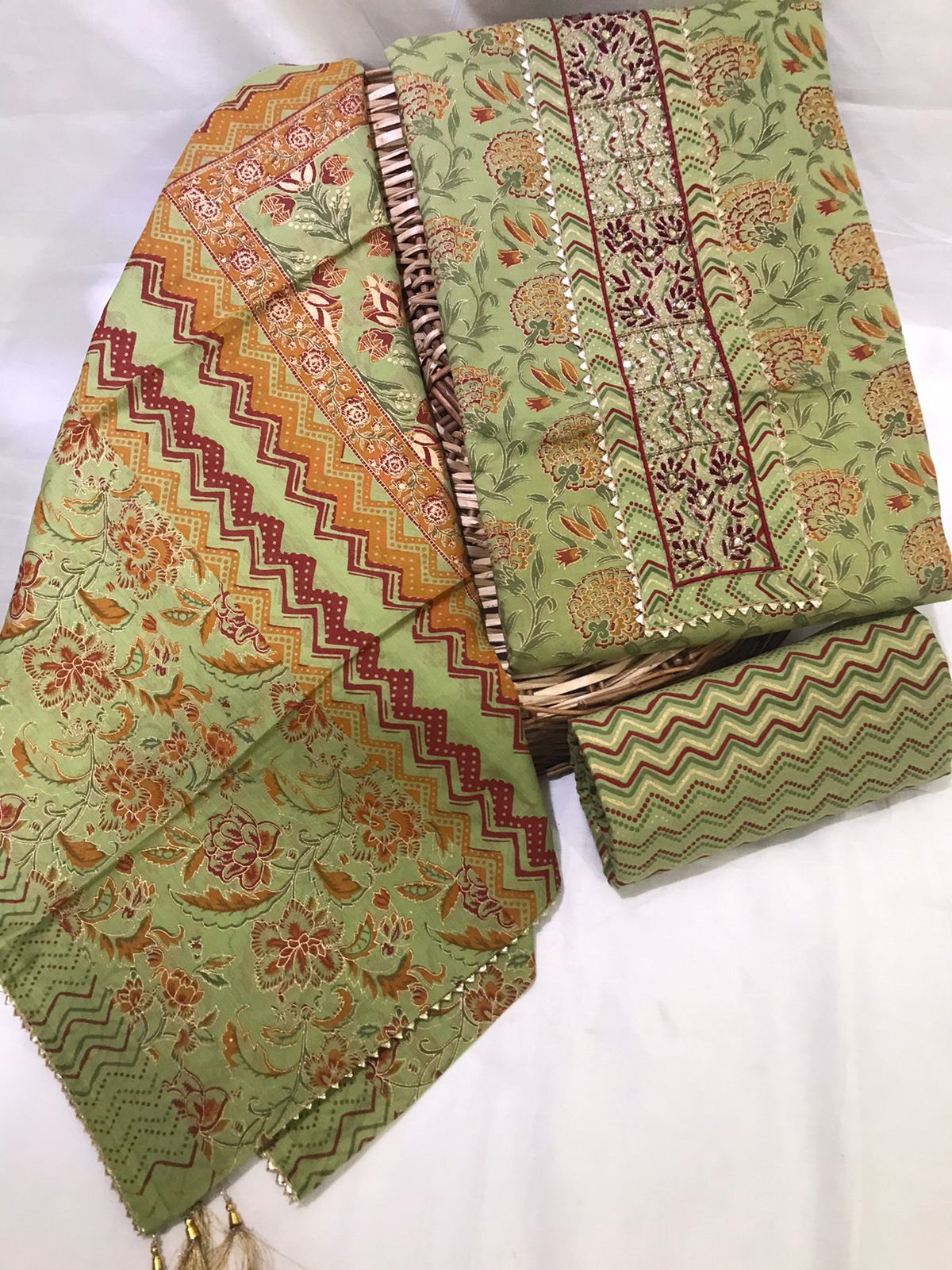 JAIPURI PRINTED COTTON NECK WORK SUITS WITH MULMUL DUPATTA (GOTAYS153)