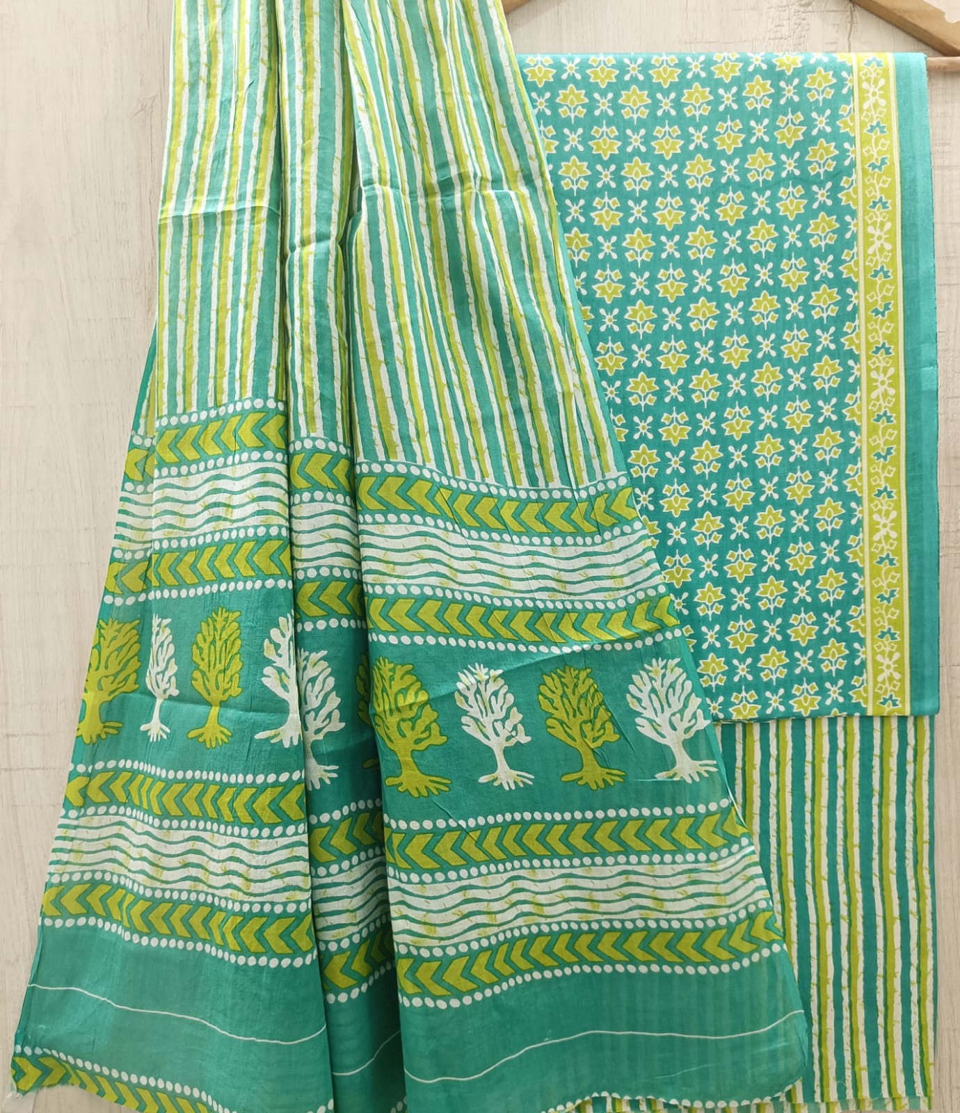 TRADITIONAL COTTON SUIT WITH MULMUL DUPPTA (MALYS279)