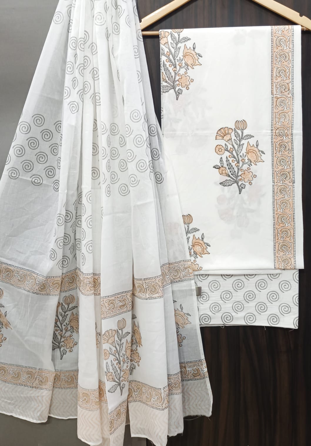 DESIGNER HAND BLOCK PRINT PURE COTTON SUIT WITH MULMUL DUPATTA(MALYS335)