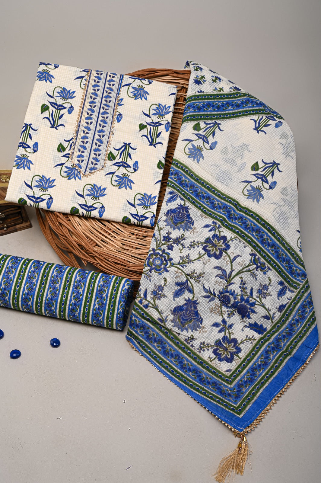 SANGANERI PRINT COTTON SUIT MATERIAL WITH COTTON DUPATTA WITH GOTA HAND  WORK  (GOTAYS78)