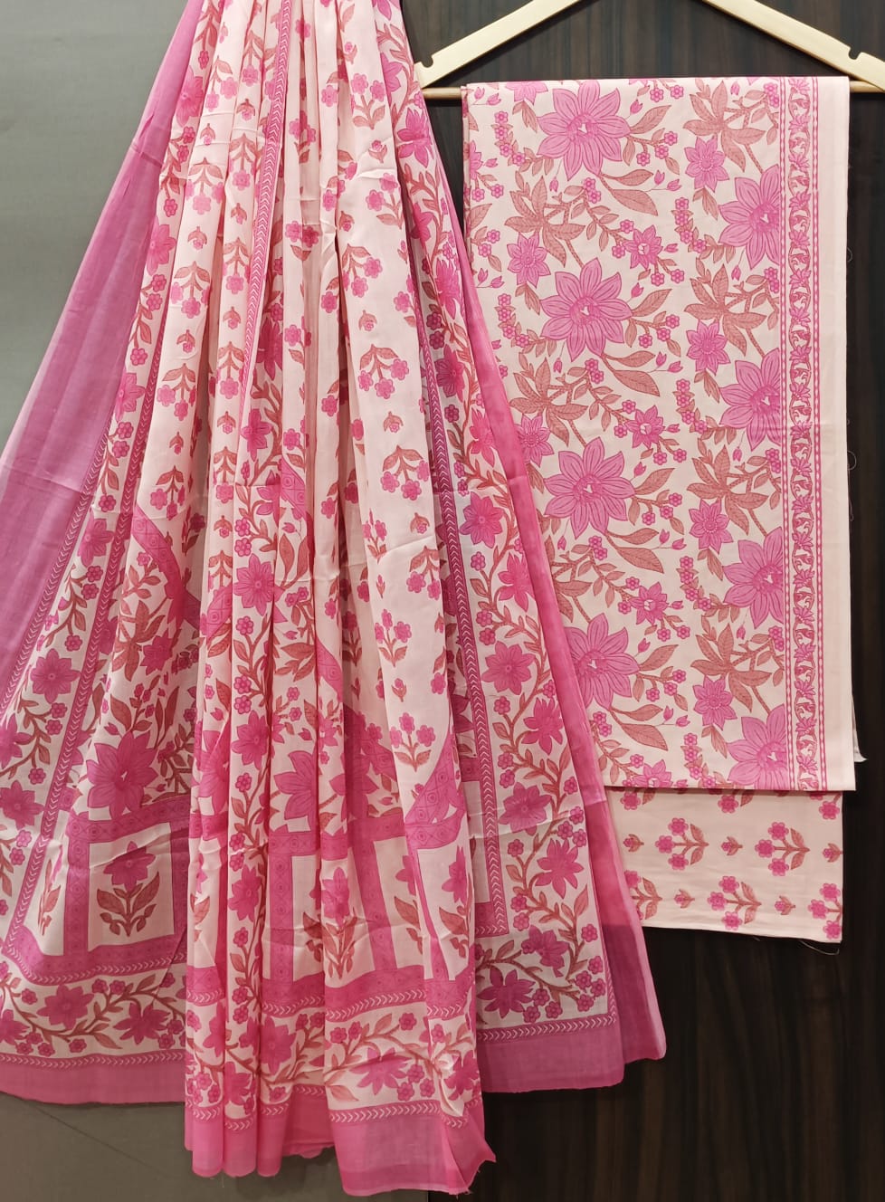 EXCLUSIVE HAND BLOCK PRINT PURE COTTON SUIT WITH COTTON MULMUL DUPATTA (MALYS197)