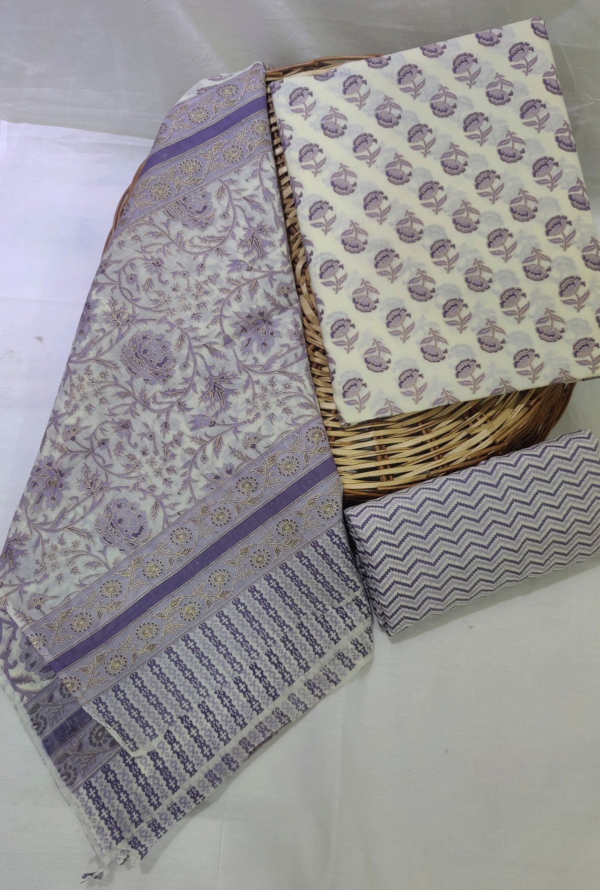 DESIGNER HAND BLOCK PRINT PURE COTTON SUIT WITH COTTON MULMUL DUPATTA(MALYS25)