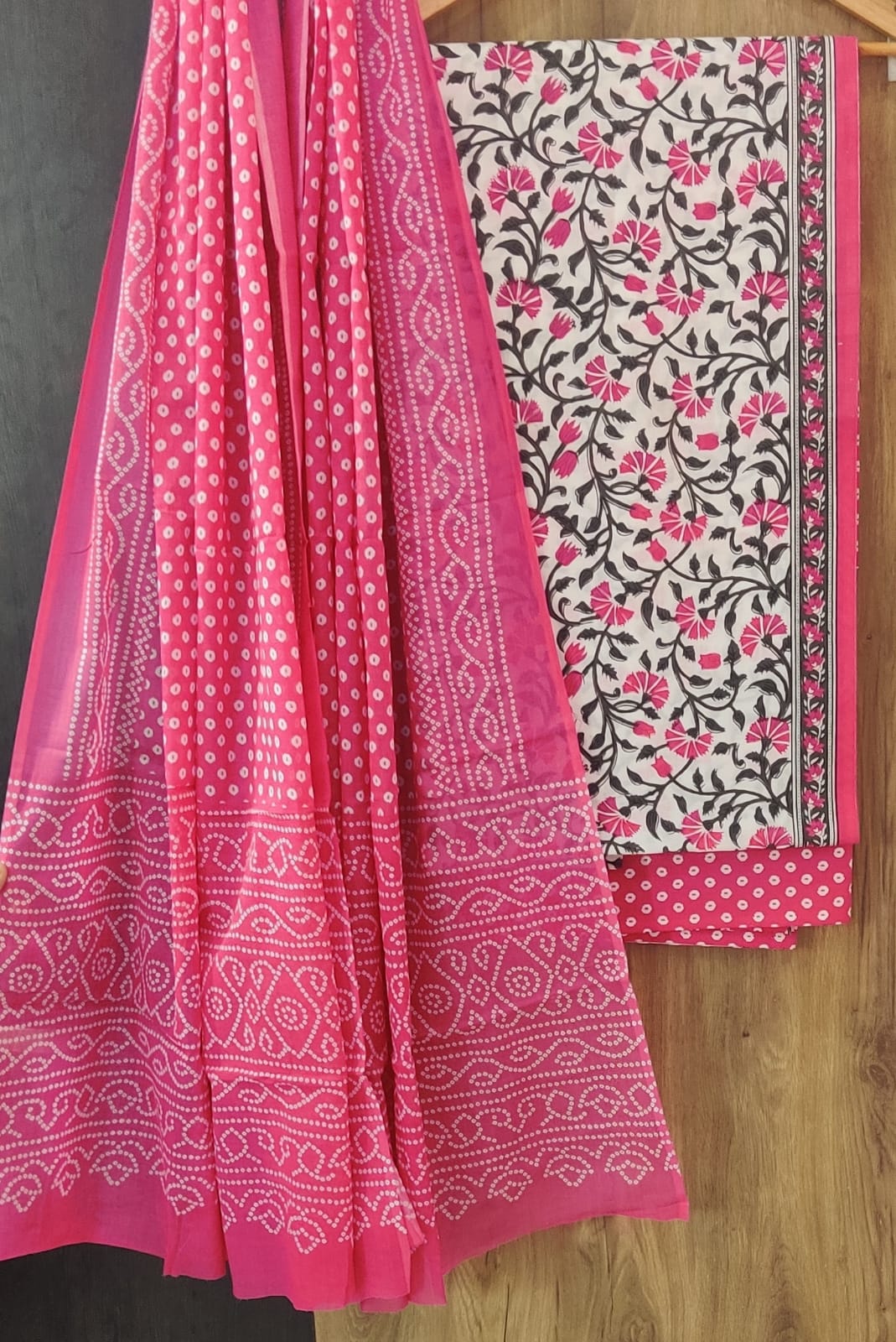 ELEGAT HAND BLOCK PRINT COTTON SUIT SET WITH MULMUL DUPATTA (MALYS319)