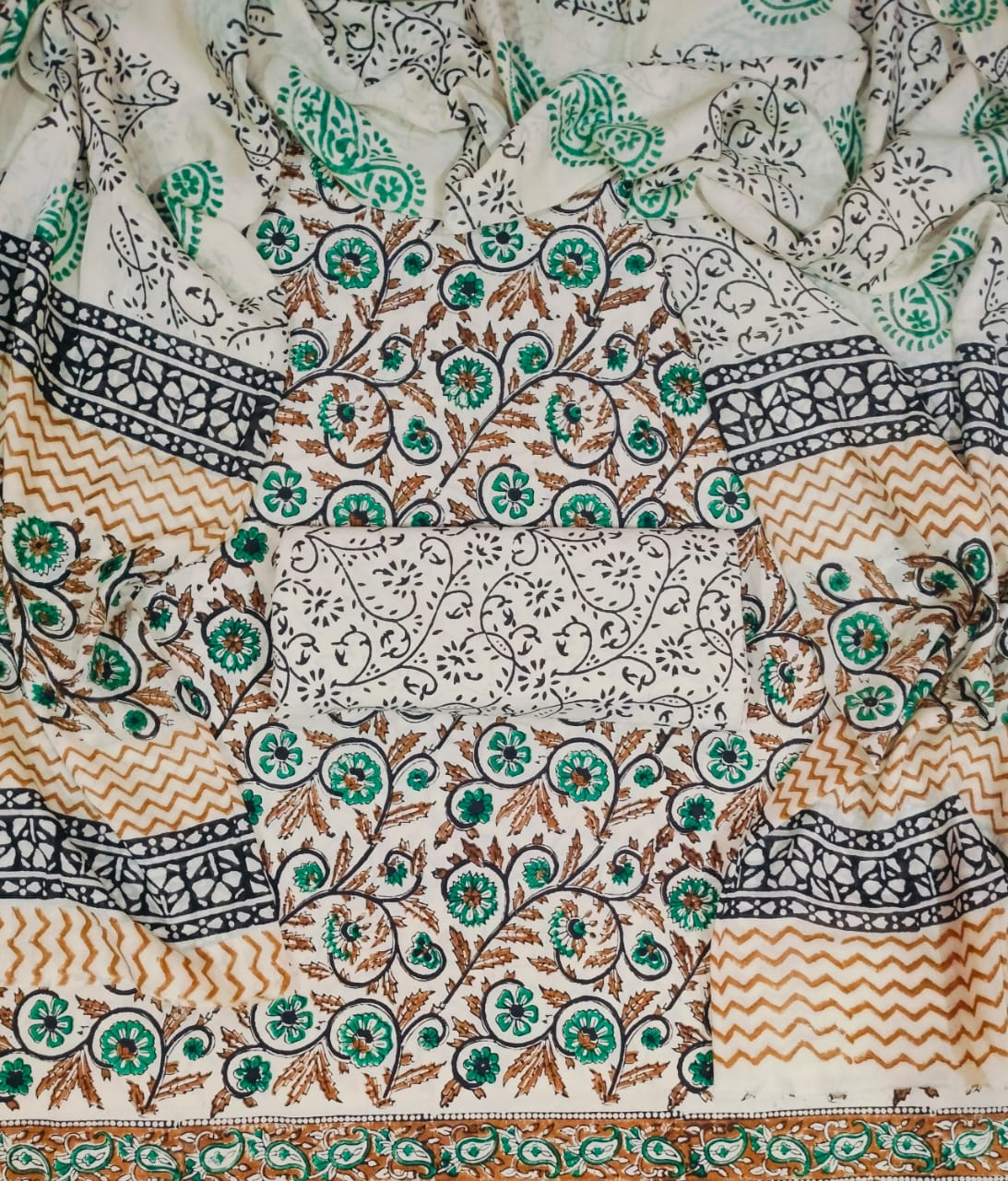 DESIGNER PURE COTTON SUIT WITH MULMUL DUPATTA(MALYS58)