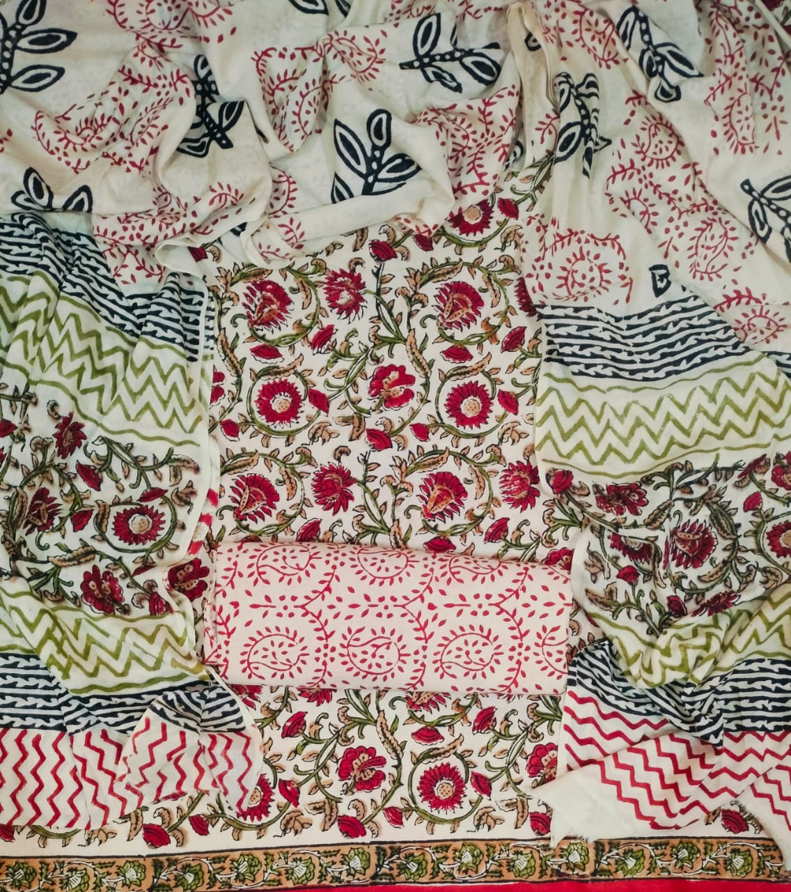 DESIGNER HAND BLOCK PRINT PURE COTTON SUIT WITH COTTON MULMUL DUPATTA (MALYS67)