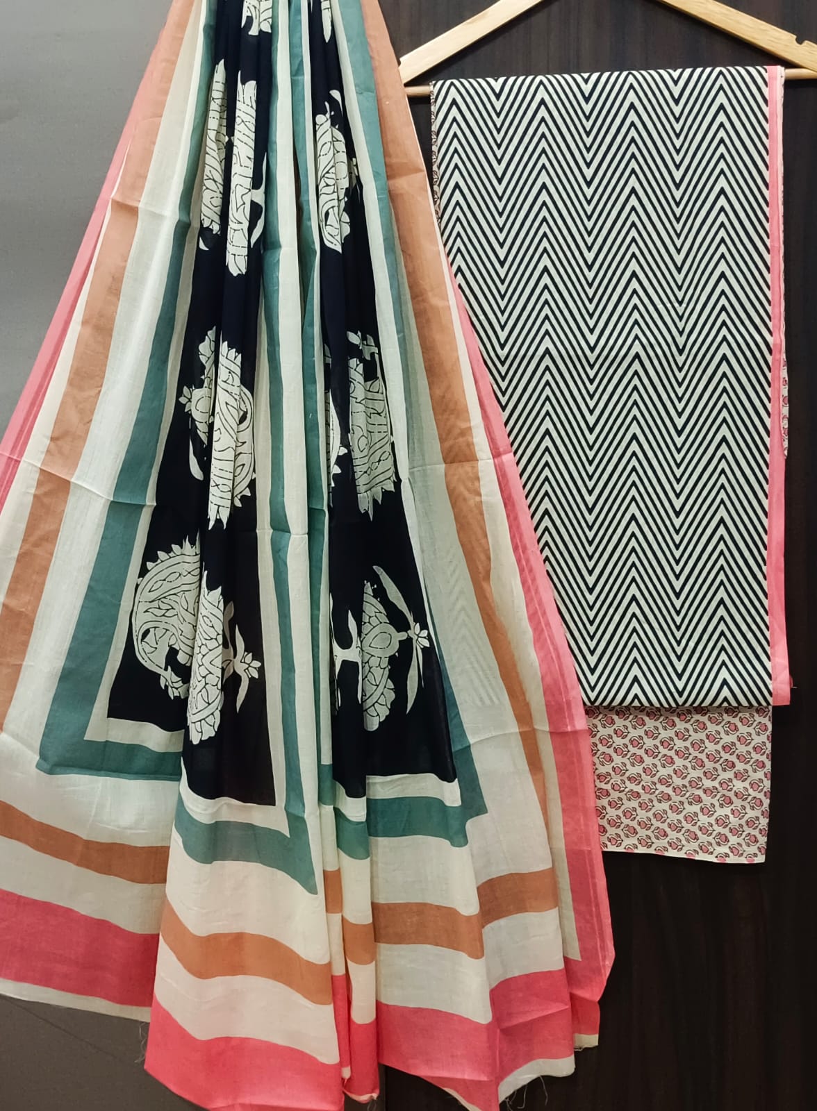 DESIGNER HAND BLOCK PRINT PURE COTTON SUIT WITH COTTON MULMUL DUPATTA (MALYS52)