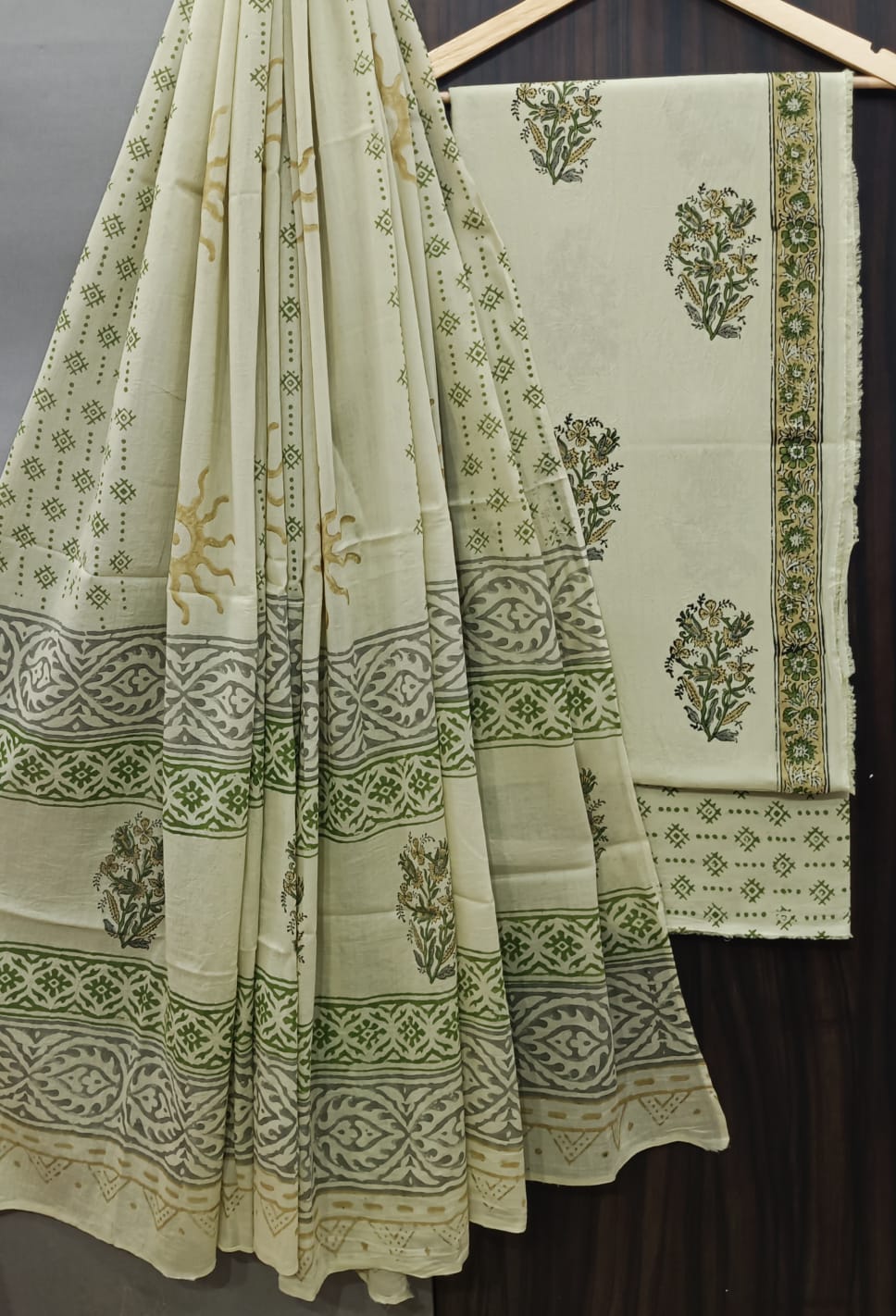 EXCLUSIVE HAND BLOCK PRINT PURE COTTON SUIT WITH COTTON MULMUL DUPATTA (MALYS191)