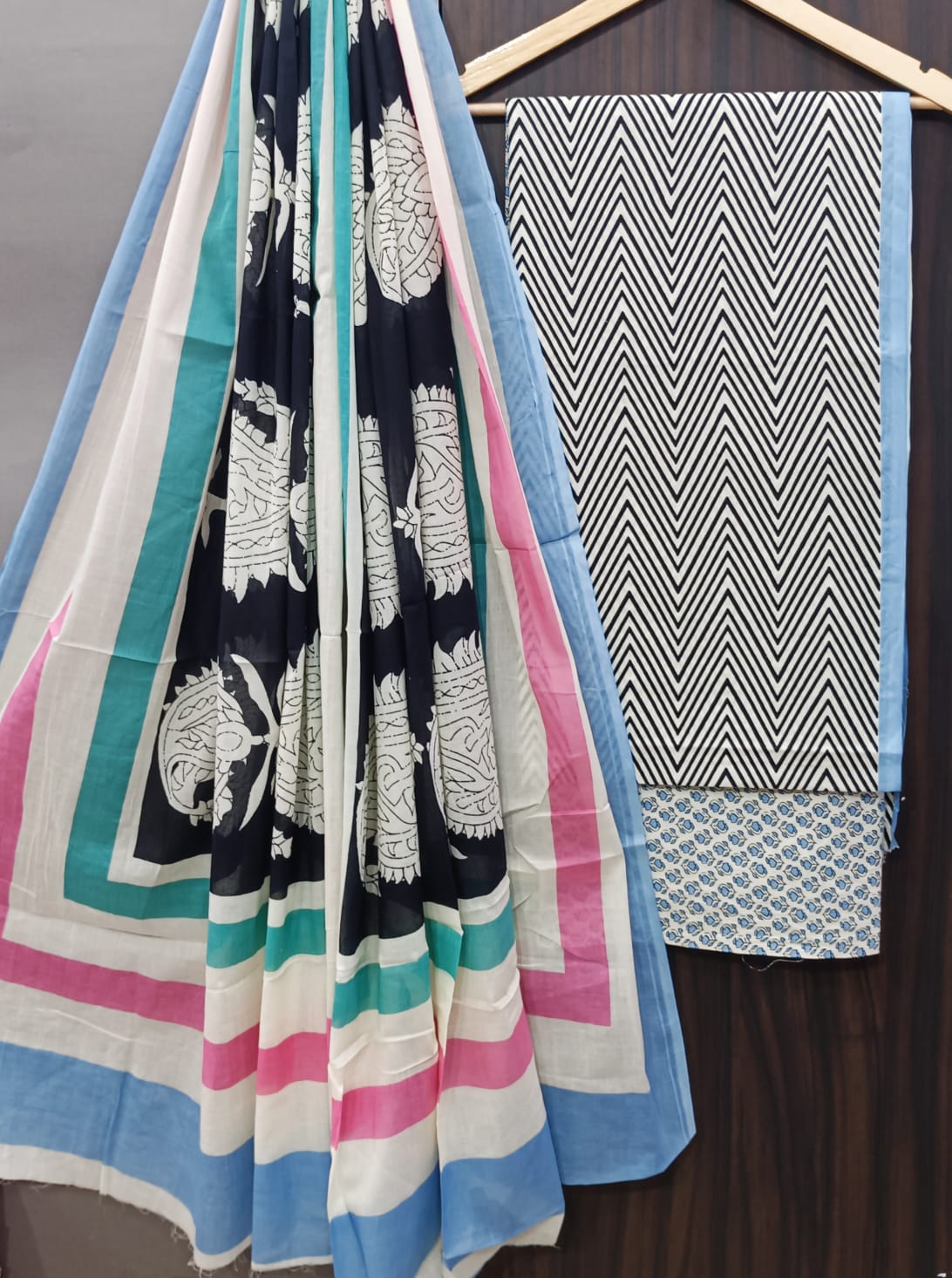 ELEGANT AND BLOCK PRINT PURE COTTON SUIT WITH COTTON MULMUL DUPATTA(MALYS150)