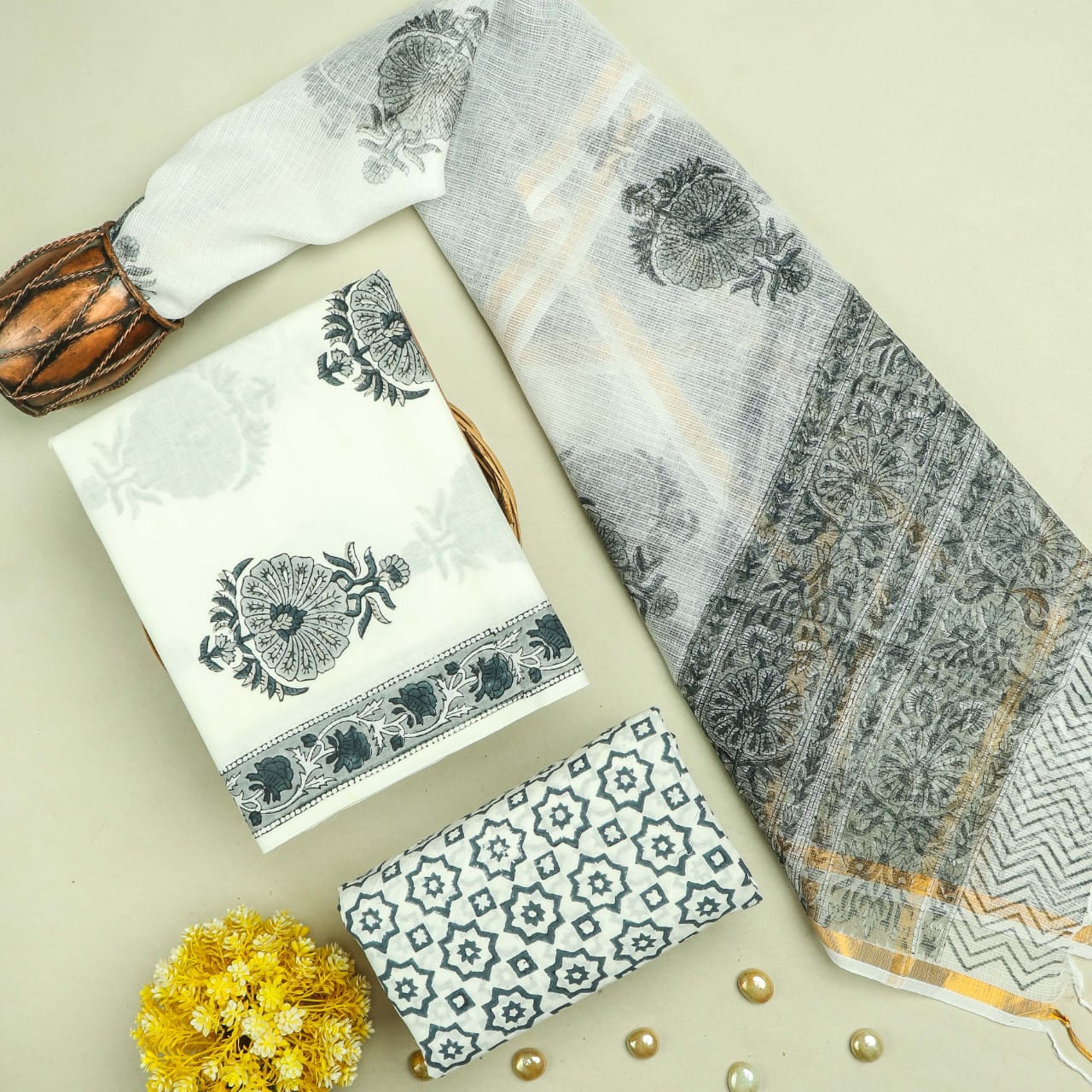 FLORAL HAND BLOCK PRINT PURE COTTON SUIT WITH DORIA DUPATTA(3CKDYS149)
