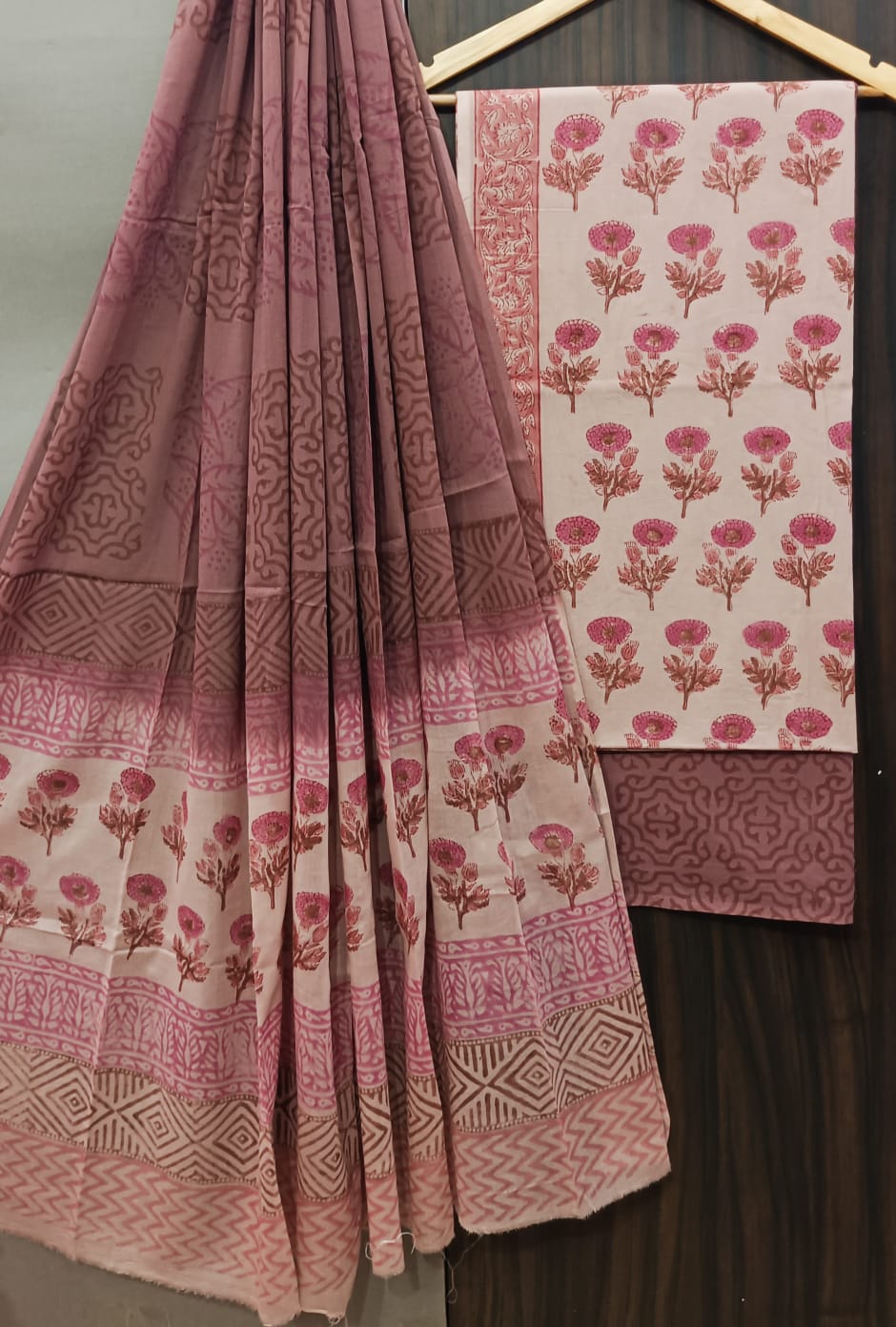 DESIGNER HAND BLOCK PRINT PURE COTTON SUIT WITH COTTON MULMUL DUPATTA (MALYS42)