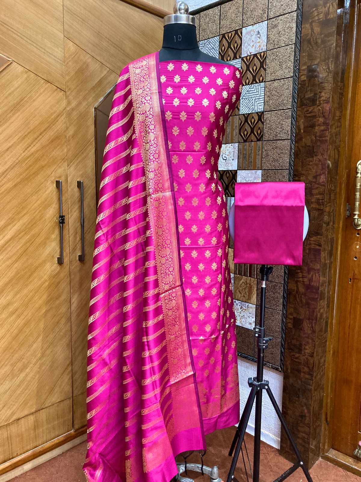 EXCLUSIVE BANARASI KATAN SILK SUIT WITH DUPATTA (BKSSYS08)