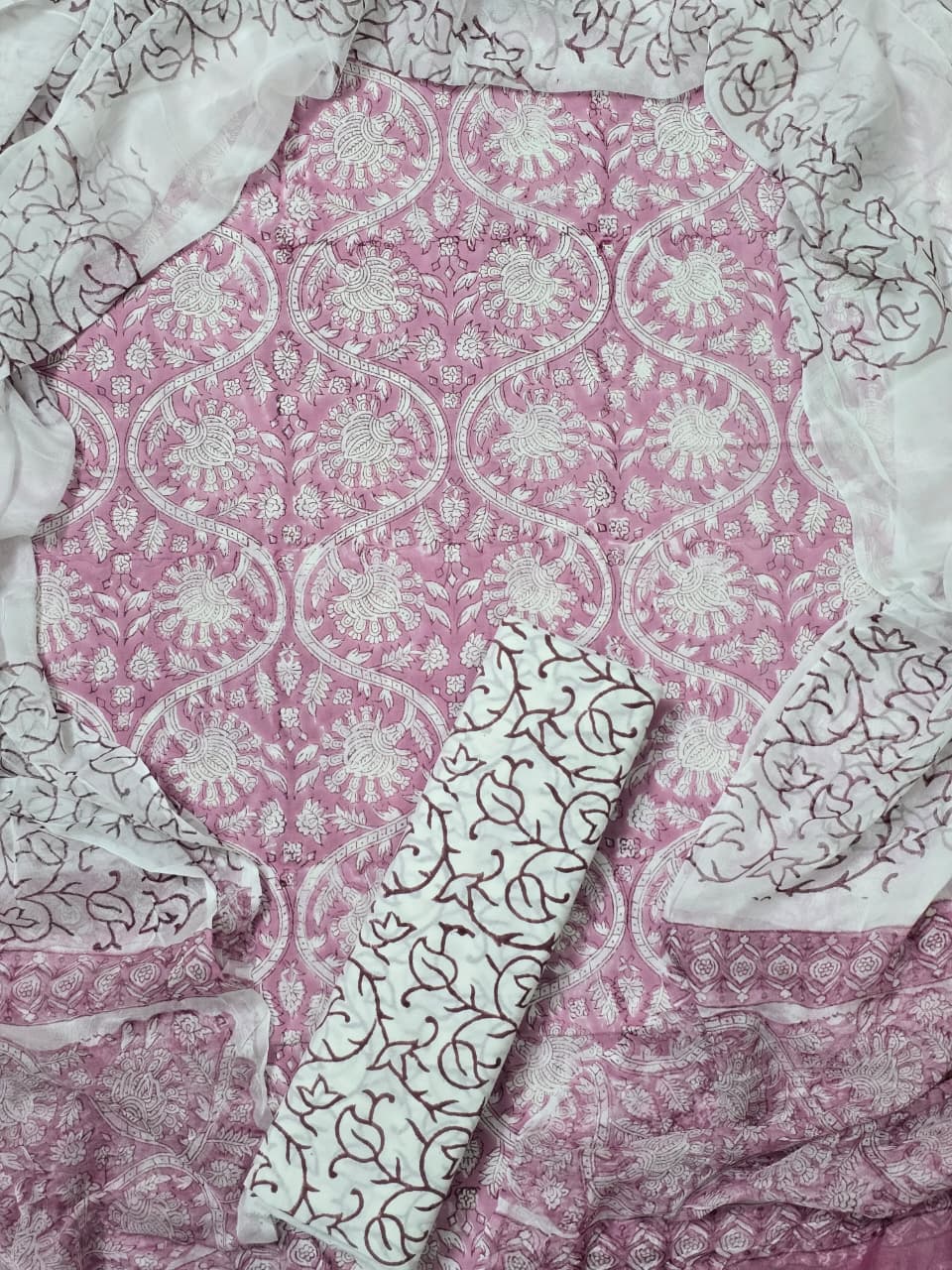 Yuvi Style HAND BLOCK PRINT PURE COTTON SUIT WITH CHIFFION DUPTTA (PCHFYS168)