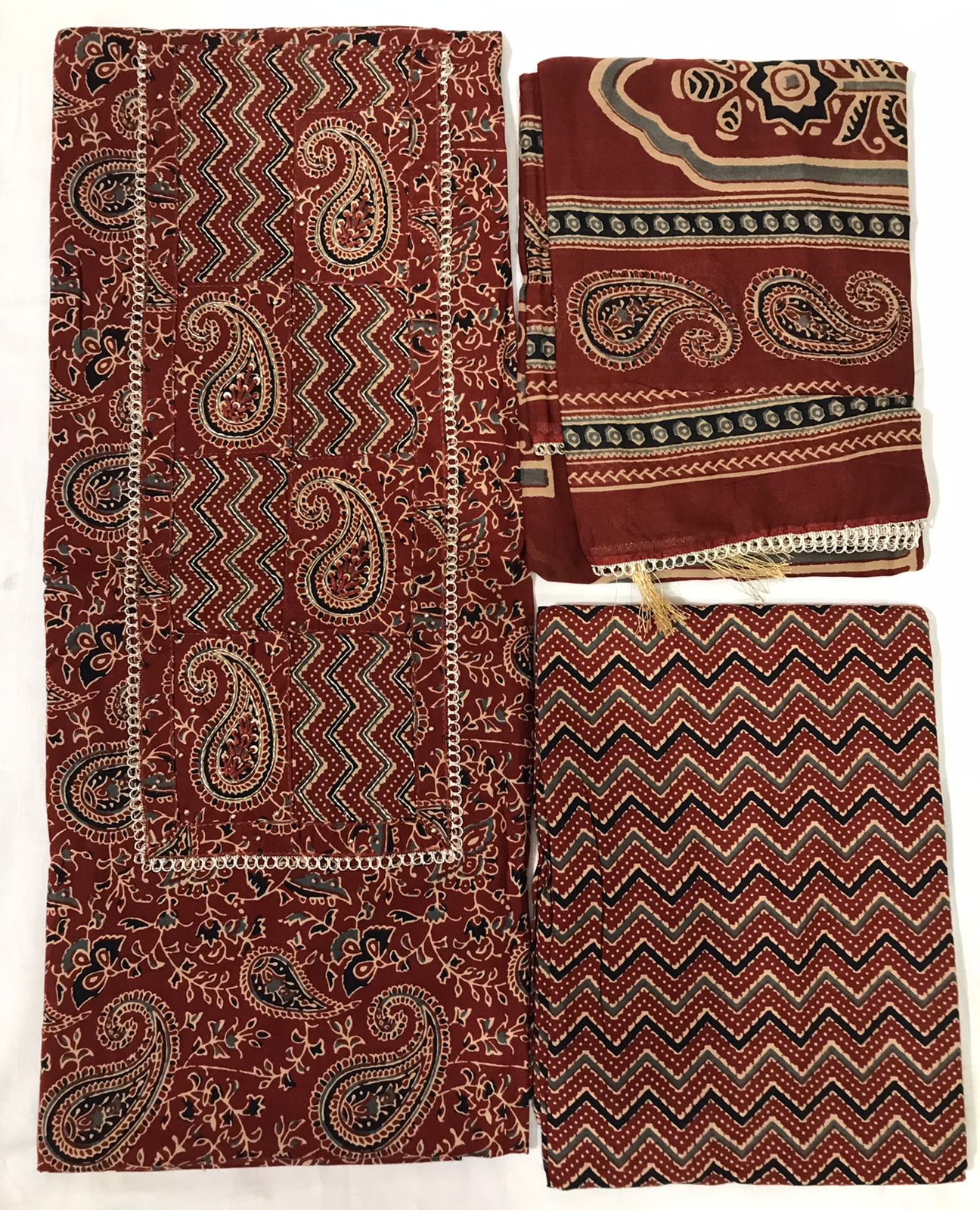 SANGANERI PRINT COTTON SUIT MATERIAL WITH COTTON DUPATTA WITH GOTA HAND WORK(GOTAYS79)