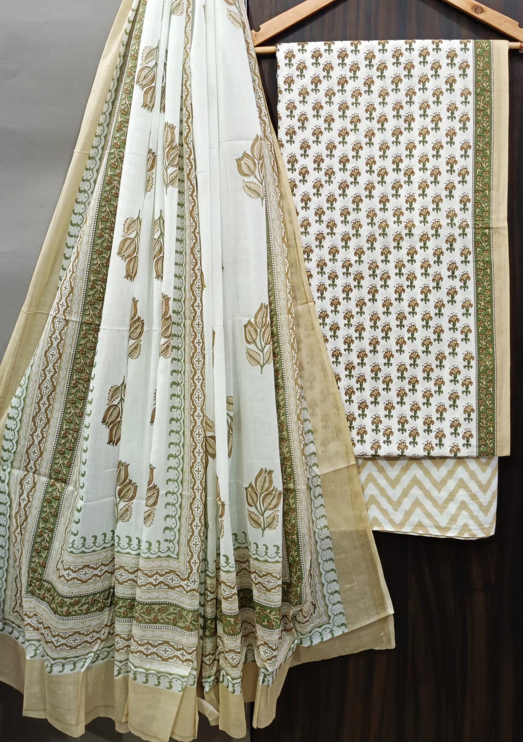 ELEGANT AND BLOCK PRINT PURE COTTON SUIT WITH COTTON MULMUL DUPATTA(MALYS201)