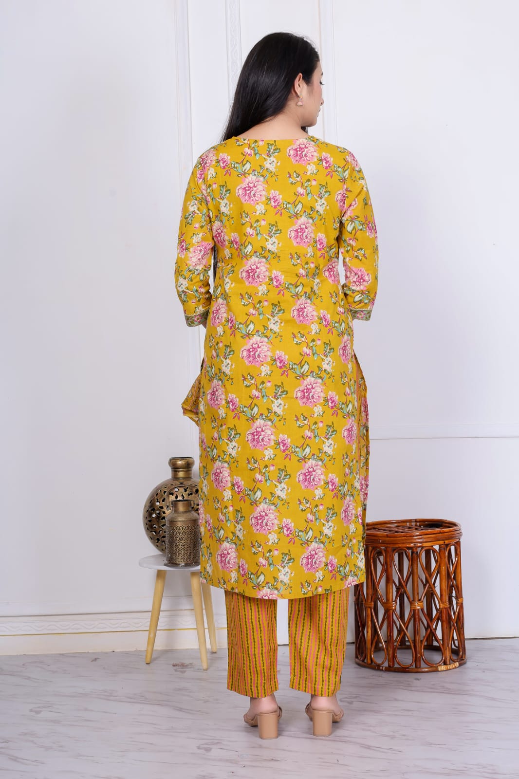 Flower Print cotton suit with mulmul dupatta( CSSYS02)