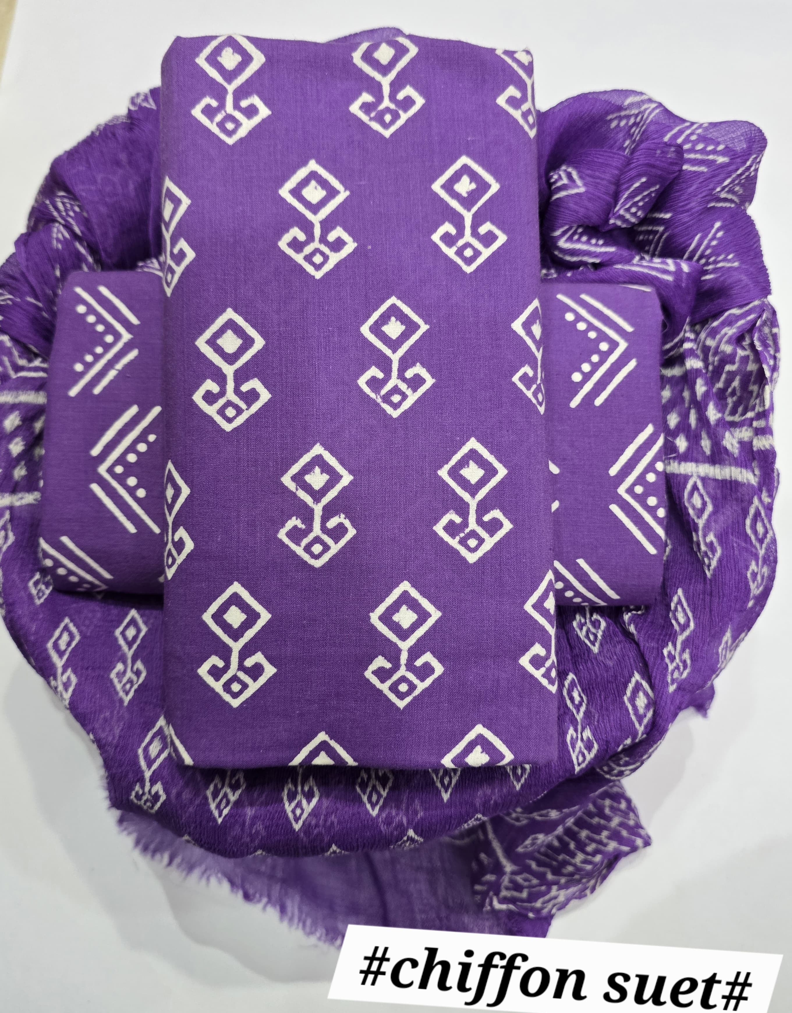 EXCLUSIVE HAND BLOCK PRINT PURE COTTON SUIT WITH CHIFFION DUPTTA (PCHFYS84)