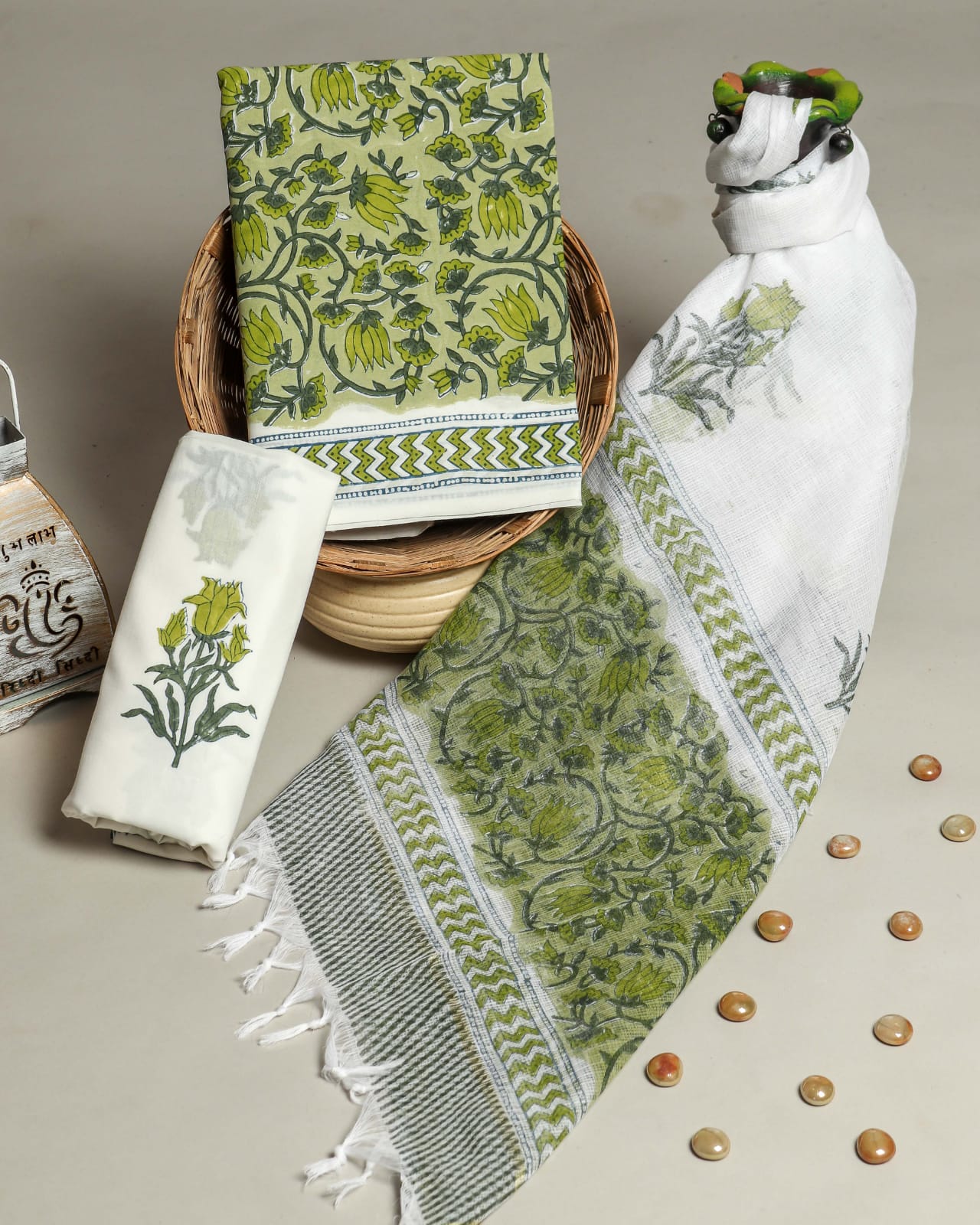 APPEALING FLORAL HAND BLOCK PRINT COTTON SUIT WITH KOTA DORIA DUPATTA (3CKDYS208)